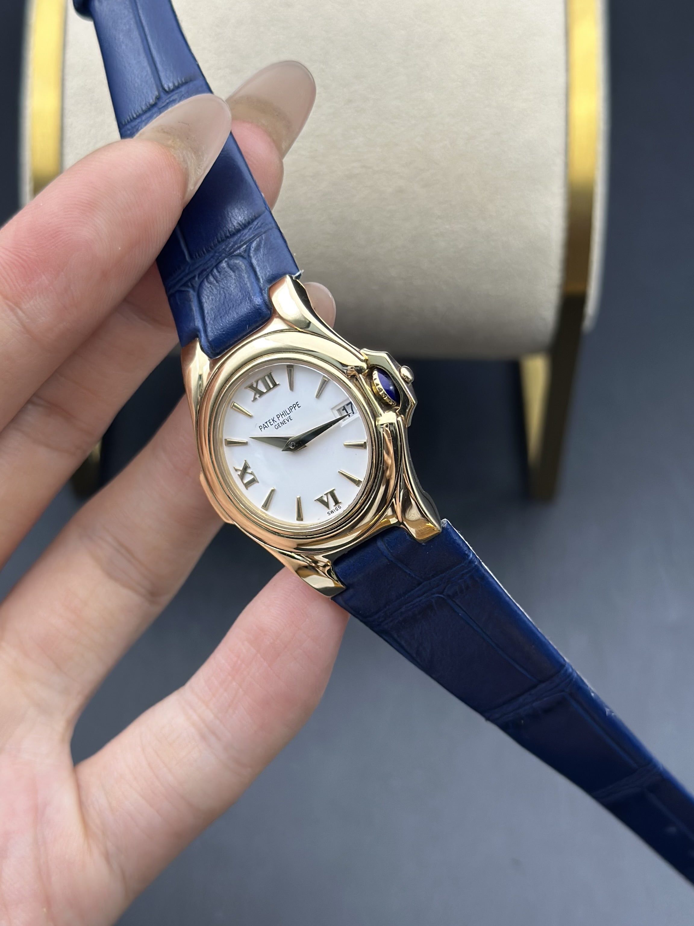 Patek Philippe 4890J-001 detail 3