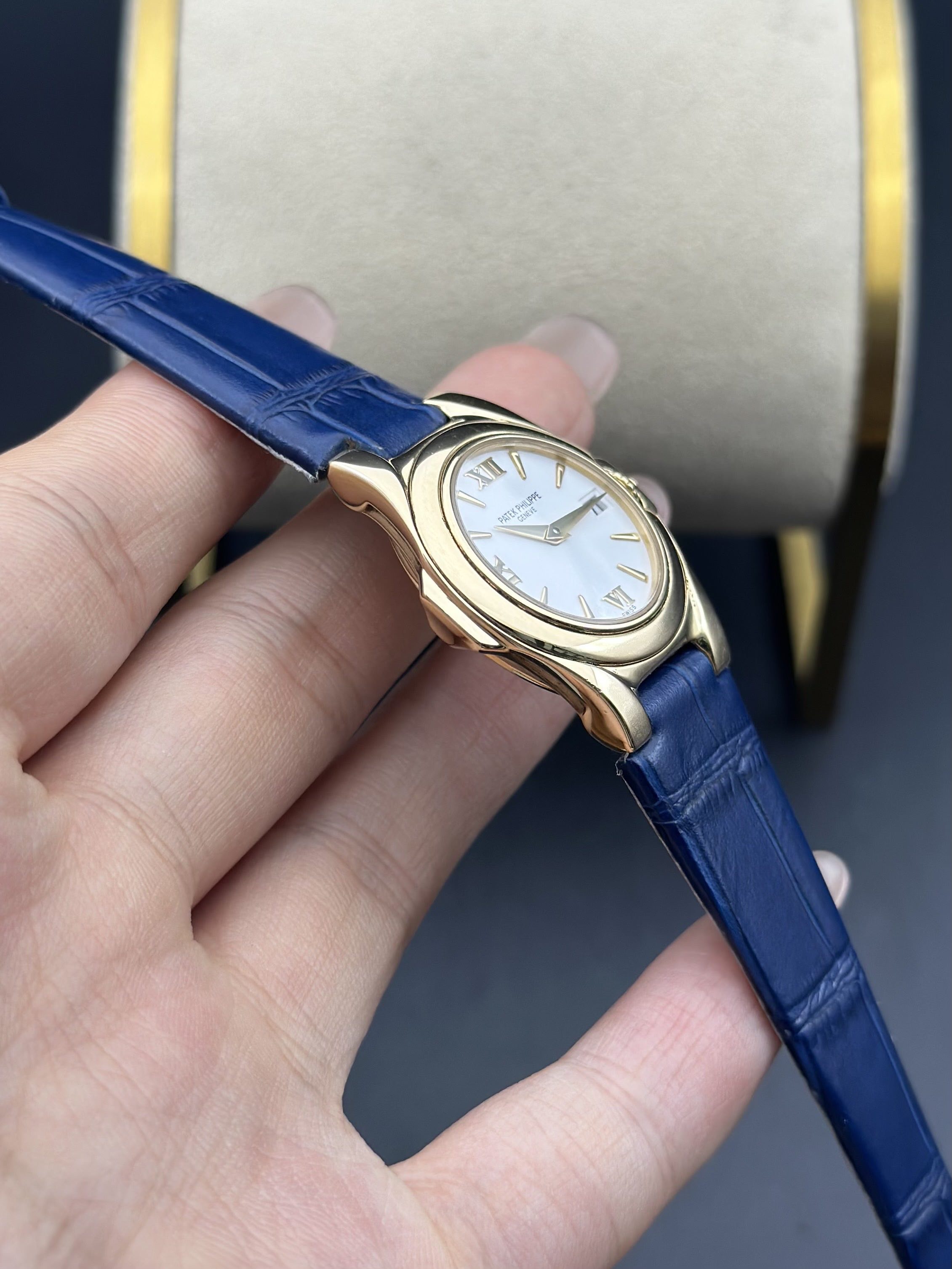 Patek Philippe 4890J-001 detail 2