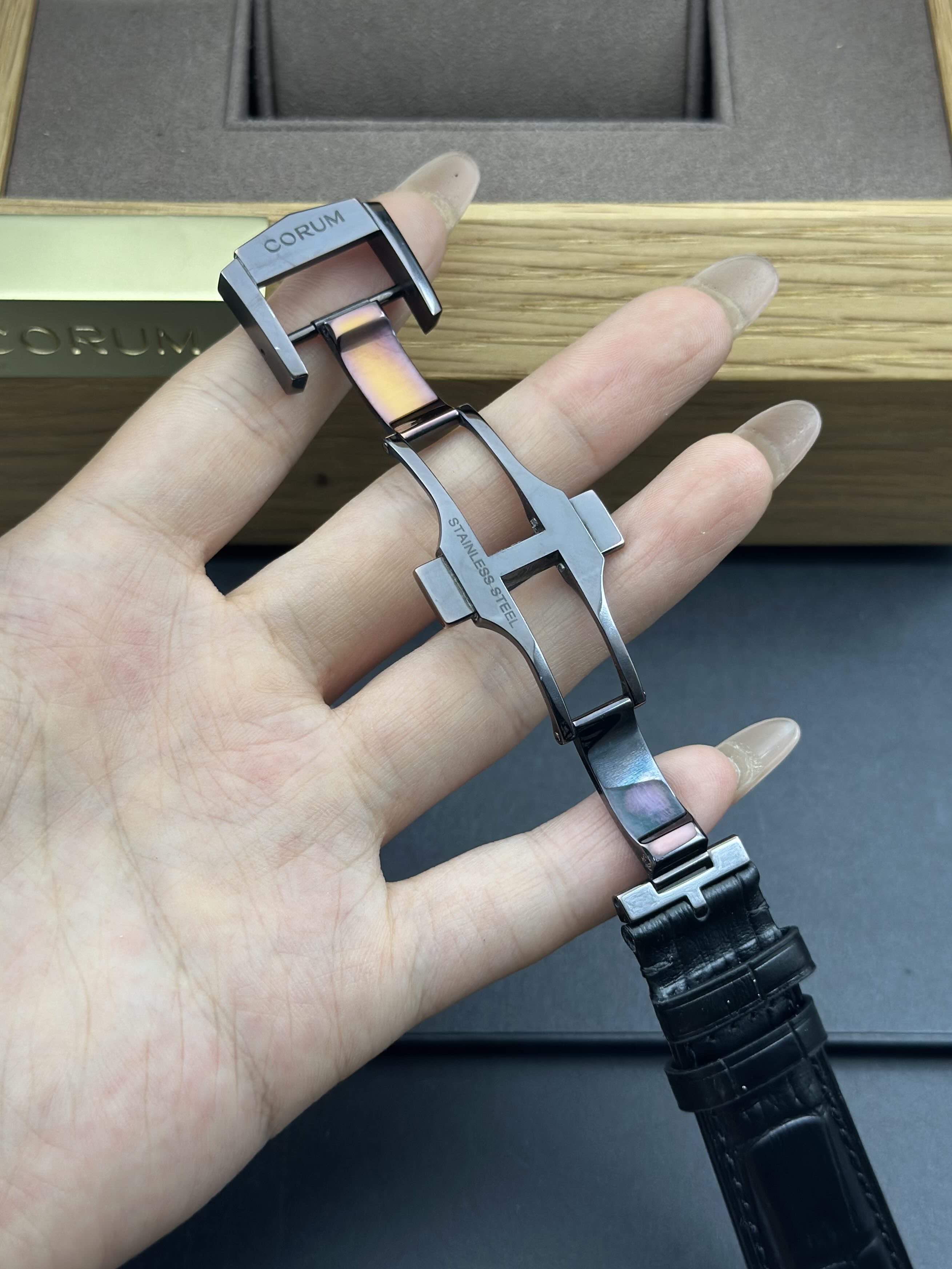 Corum 395.101.53 / 0F03 detail 5