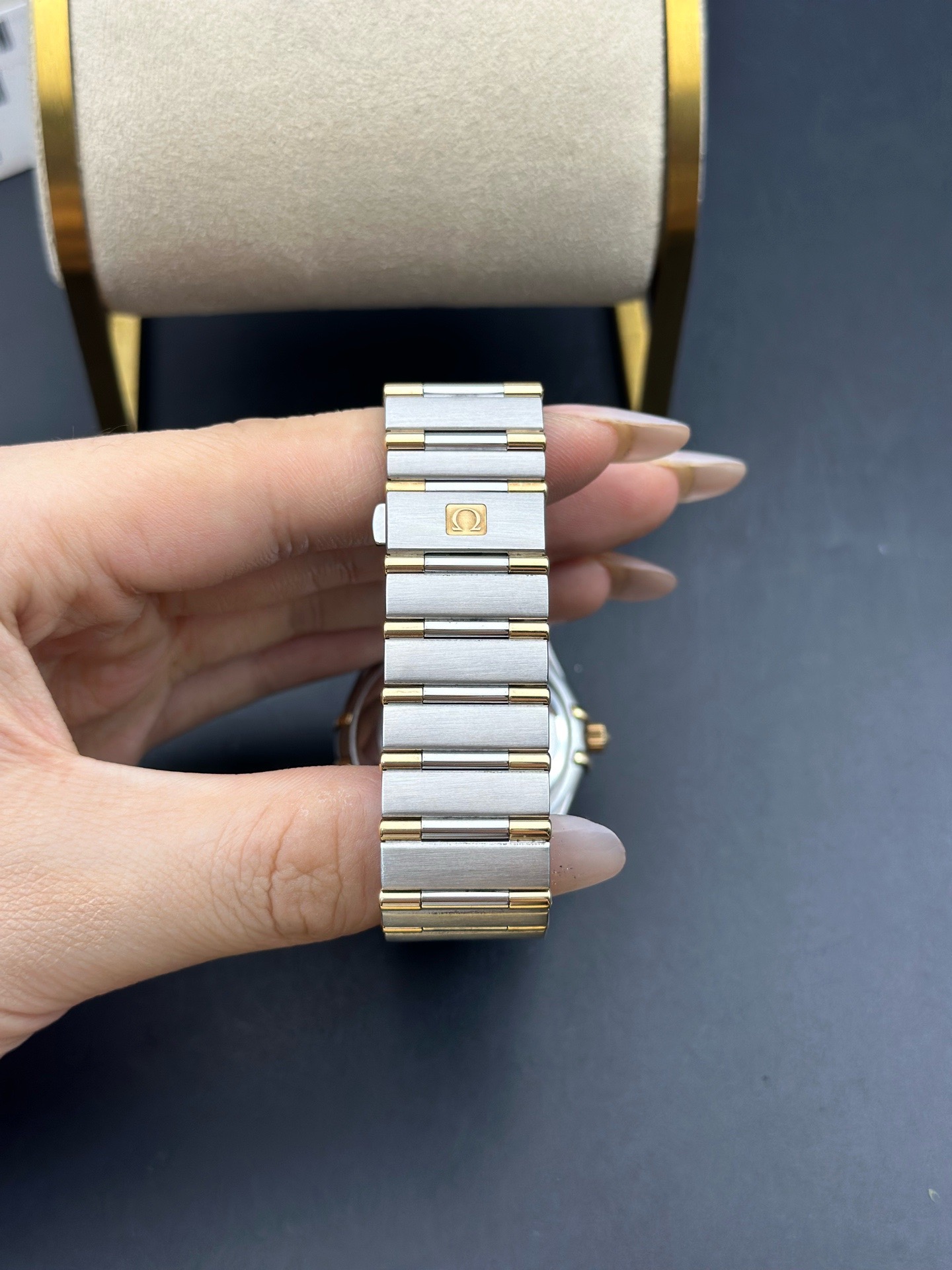 Omega 1302.15.00 detail 3
