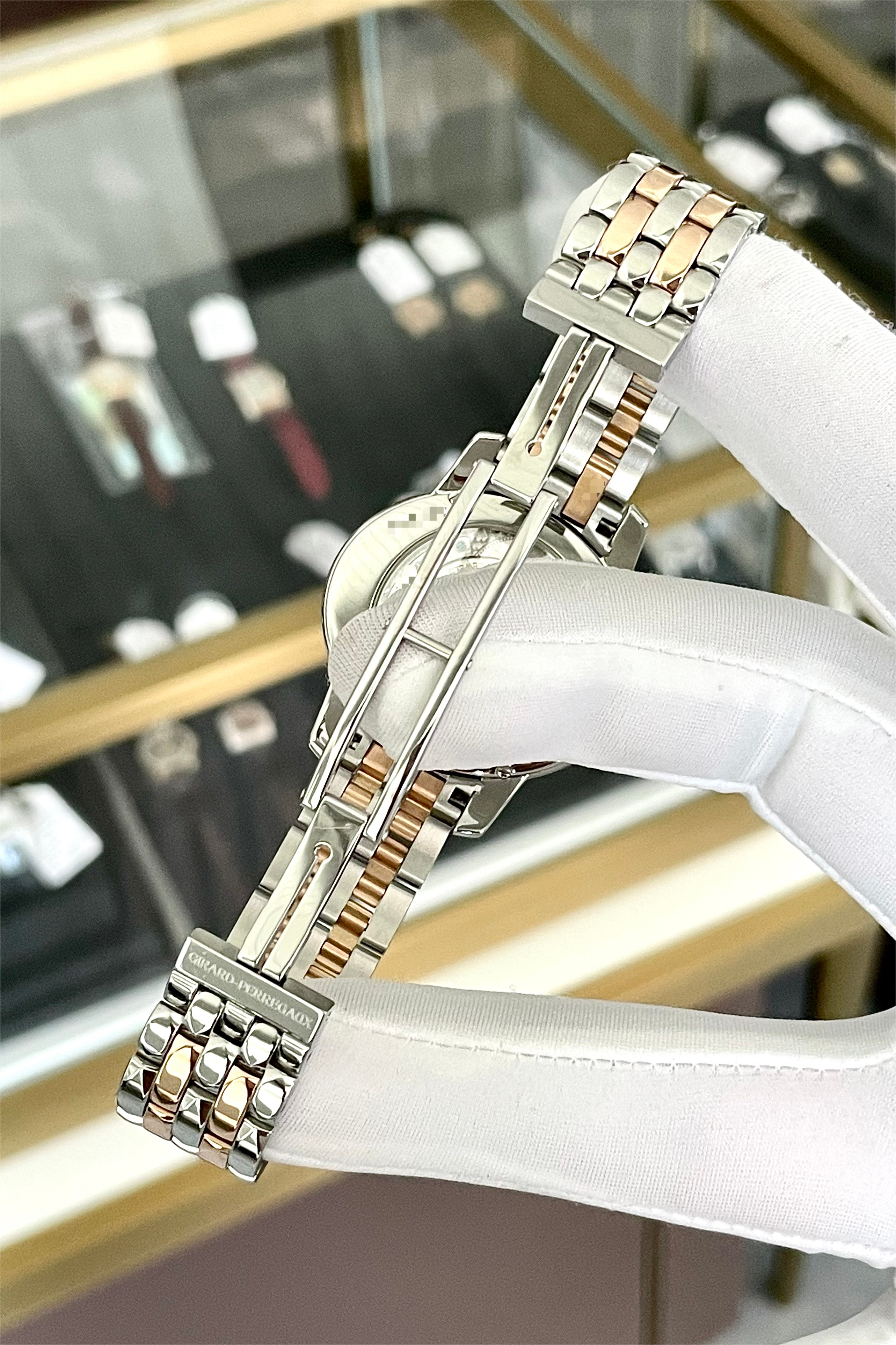 Girard Perregaux 80486 detail 3