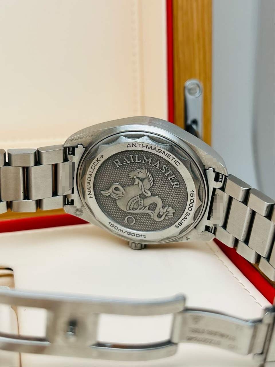 Omega 220.10.40.20.01.001 detail 5