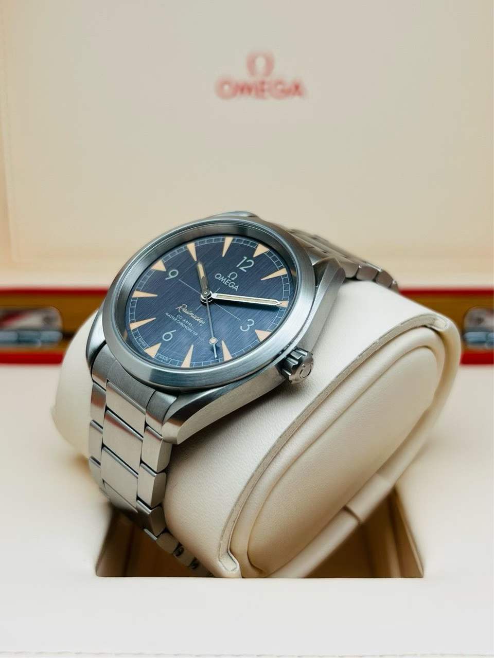 Omega 220.10.40.20.01.001 detail 1