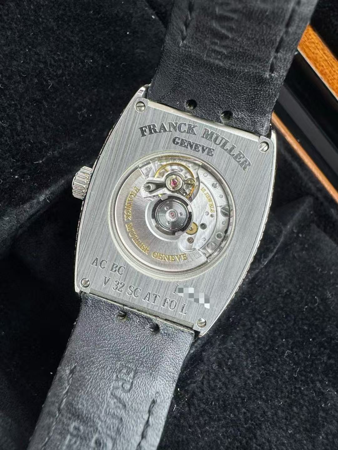 Franck Muller V 32 detail 2