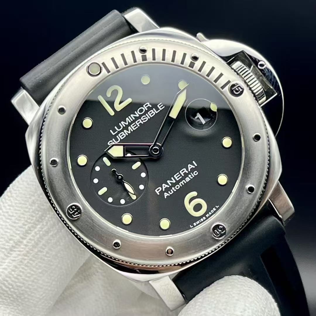 Panerai PAM01024 detail 1