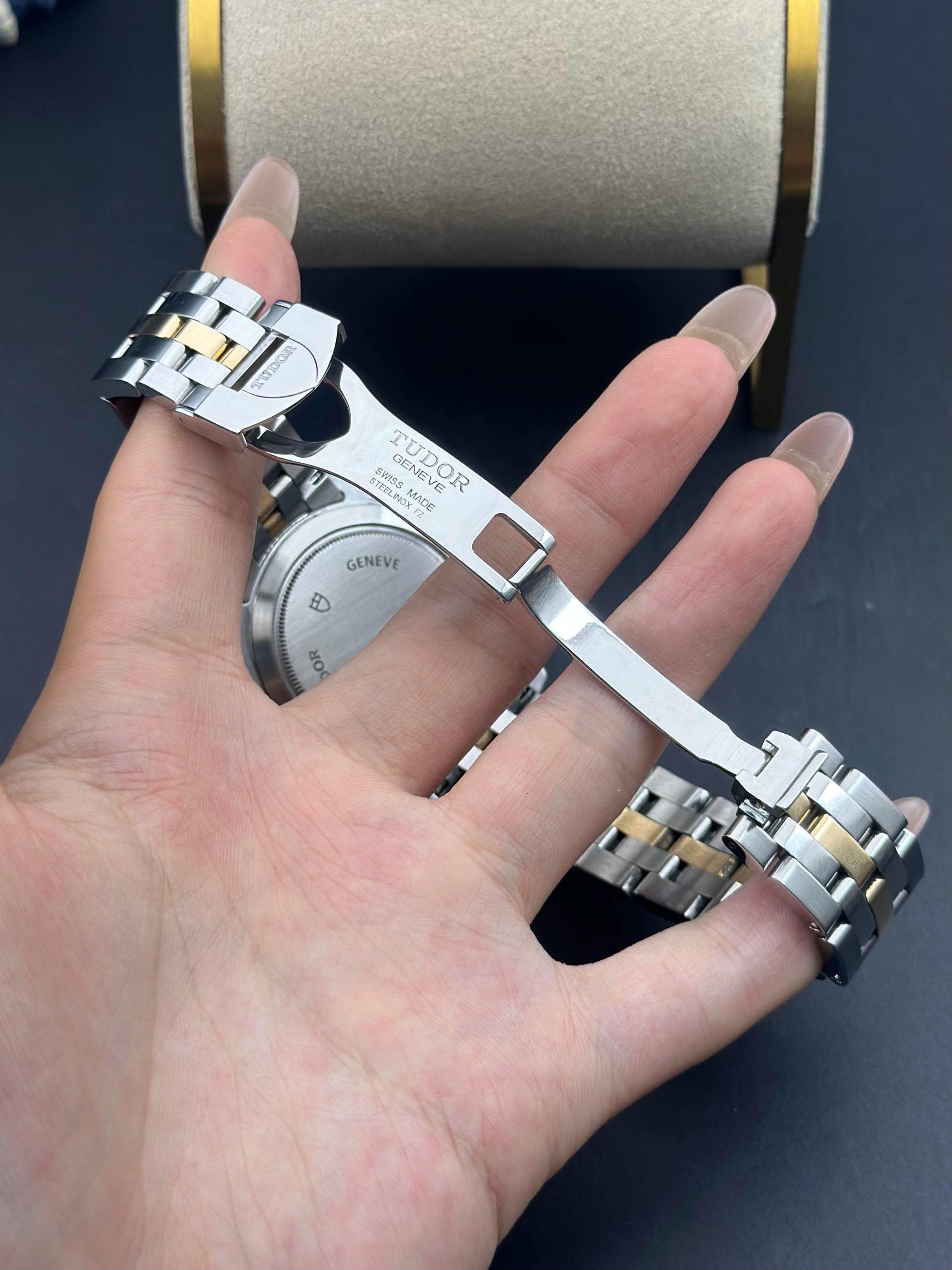 Tudor m56003-0004 detail 6