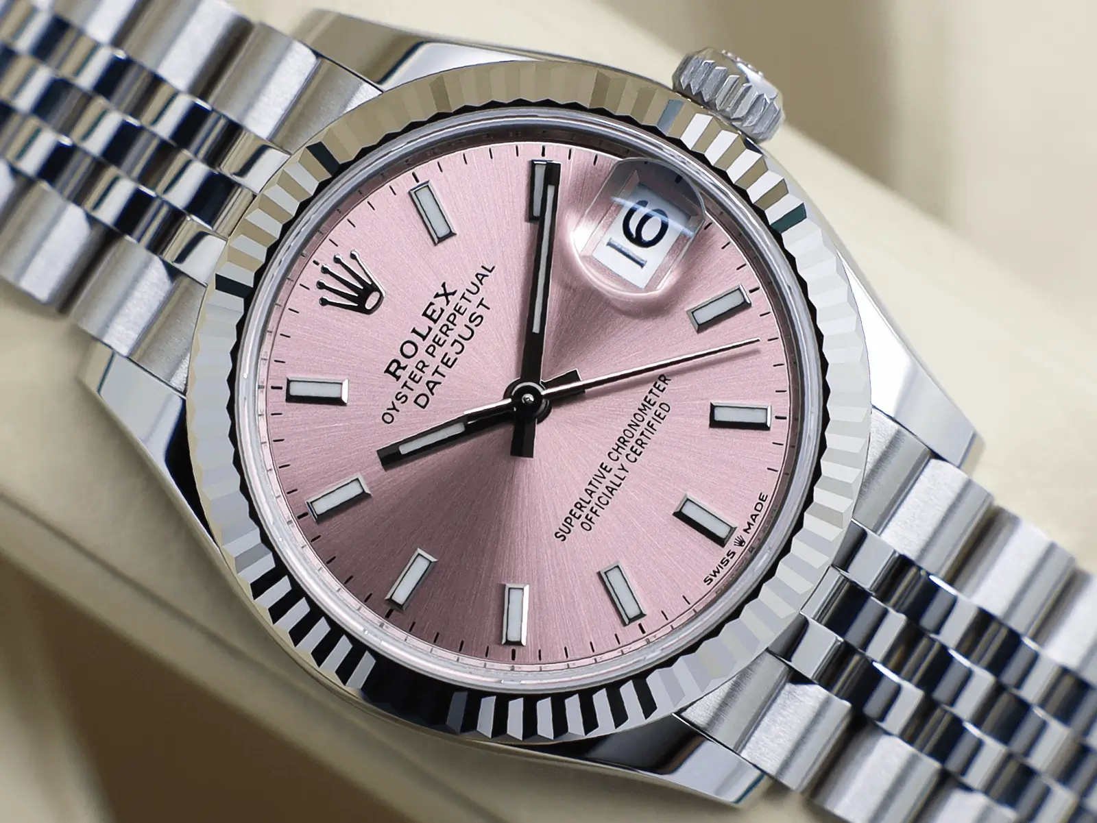 Top 10 Luxury Watches for Women in 2025