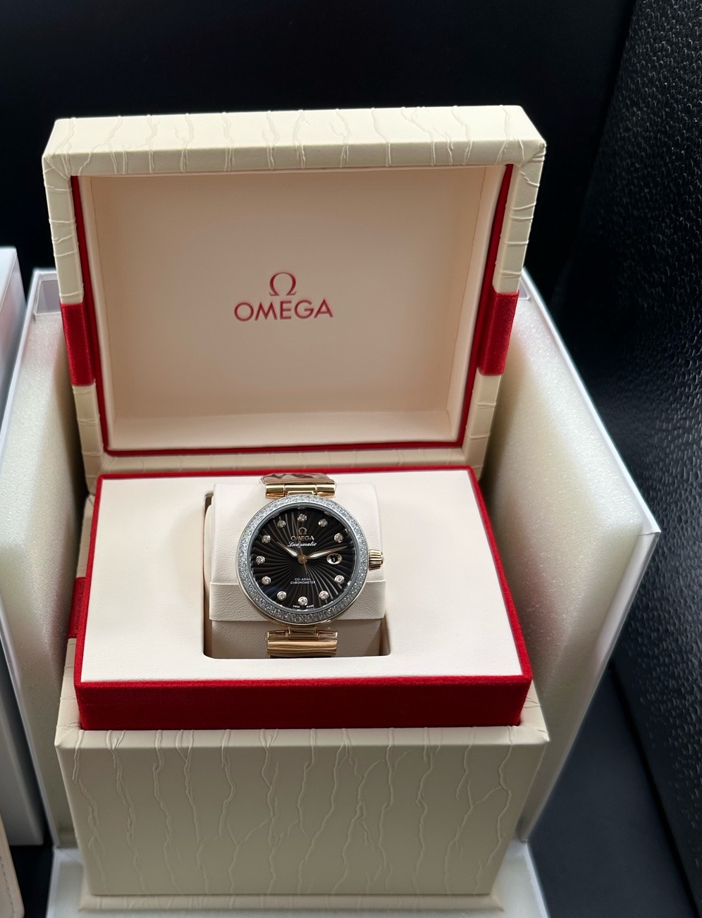 Omega 425.27.34.20.63.001 detail 5