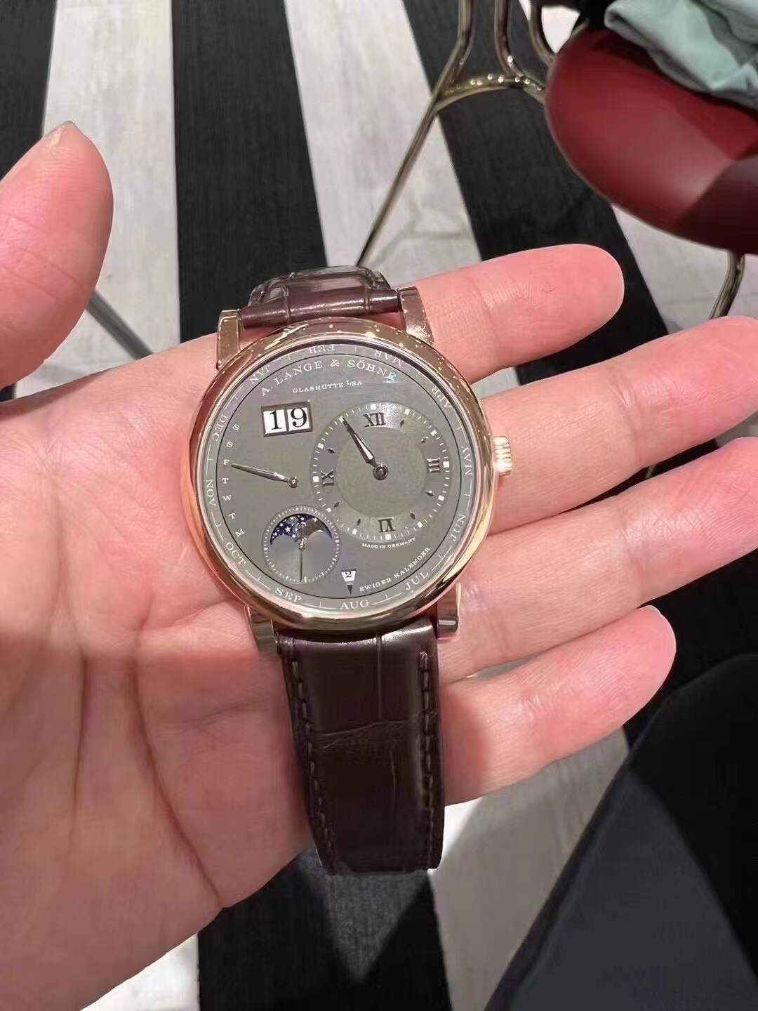 A. Lange & S&ouml;hne 345.033 detail 1