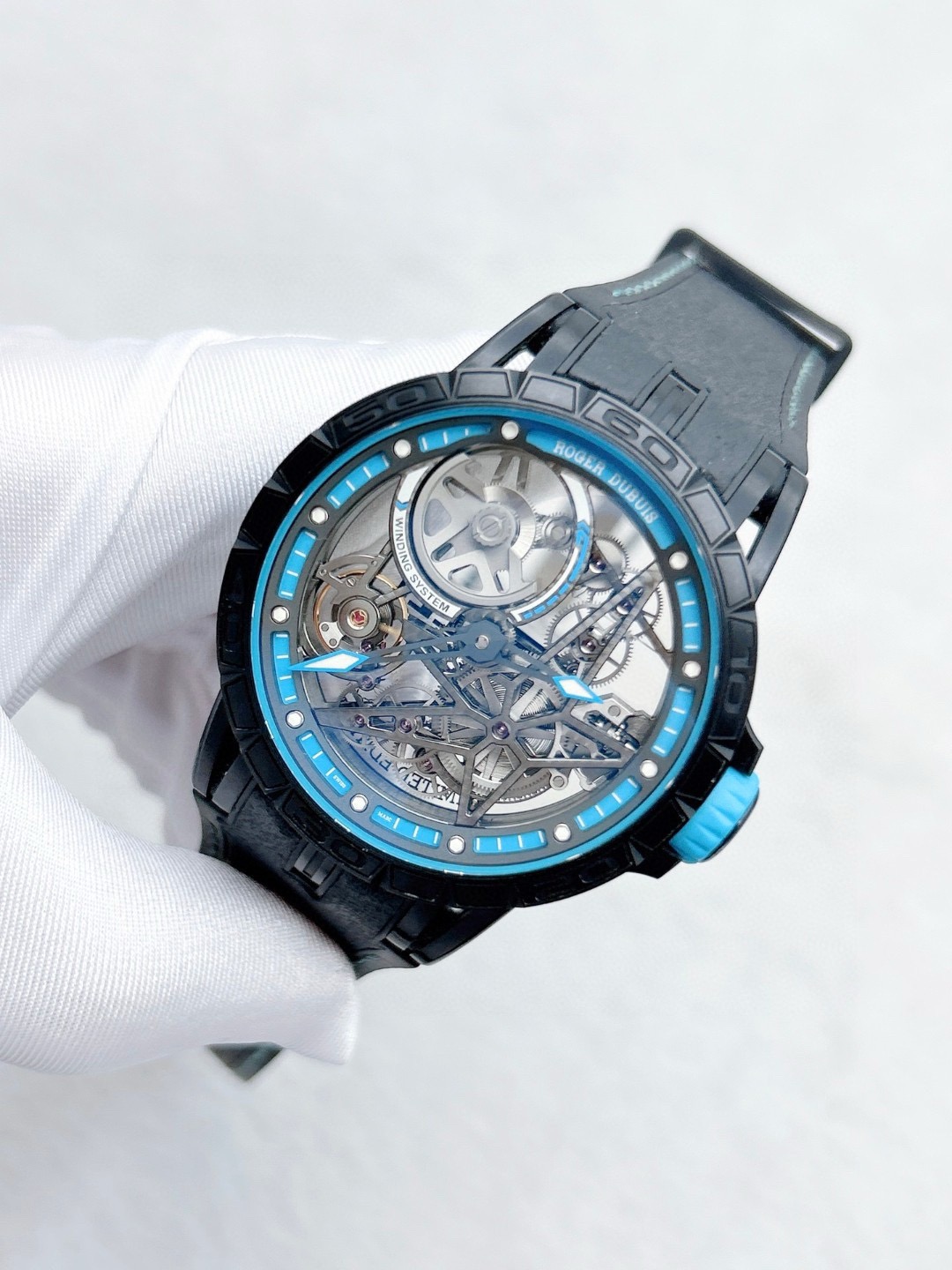 Roger Dubuis RDDBEX0575 detail 2