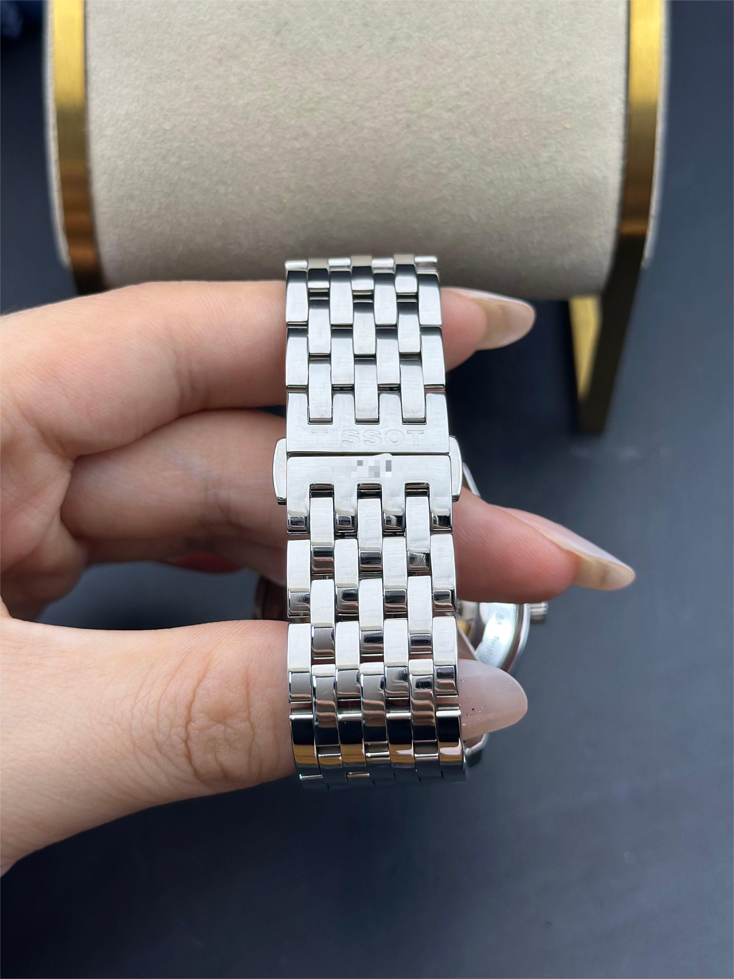 Tissot T038.430.11.037.00 detail 4