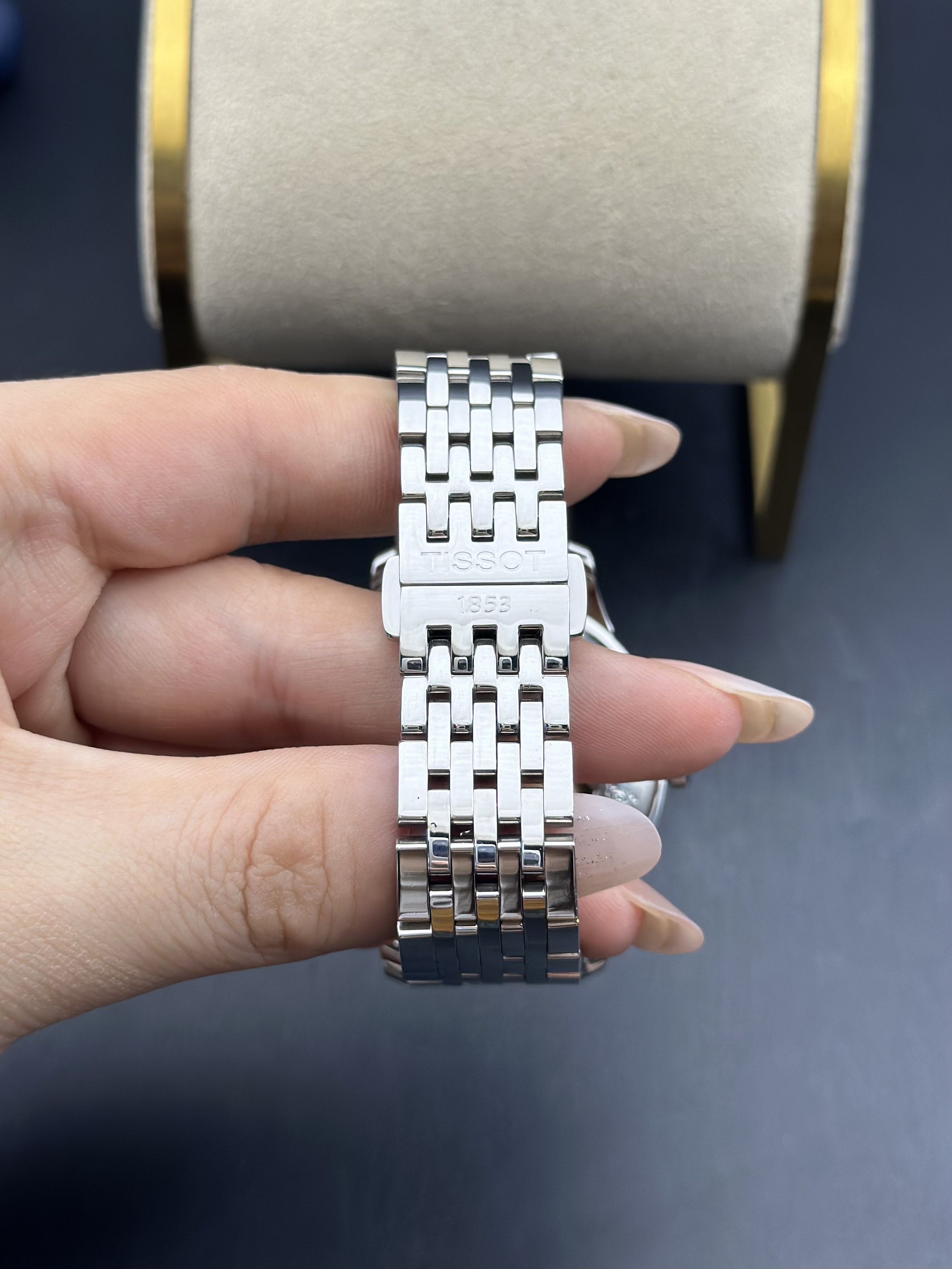 Tissot T41.1.483.53 detail 4
