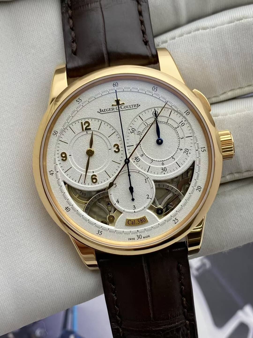 Jaeger-LeCoultre 6012521 detail 1