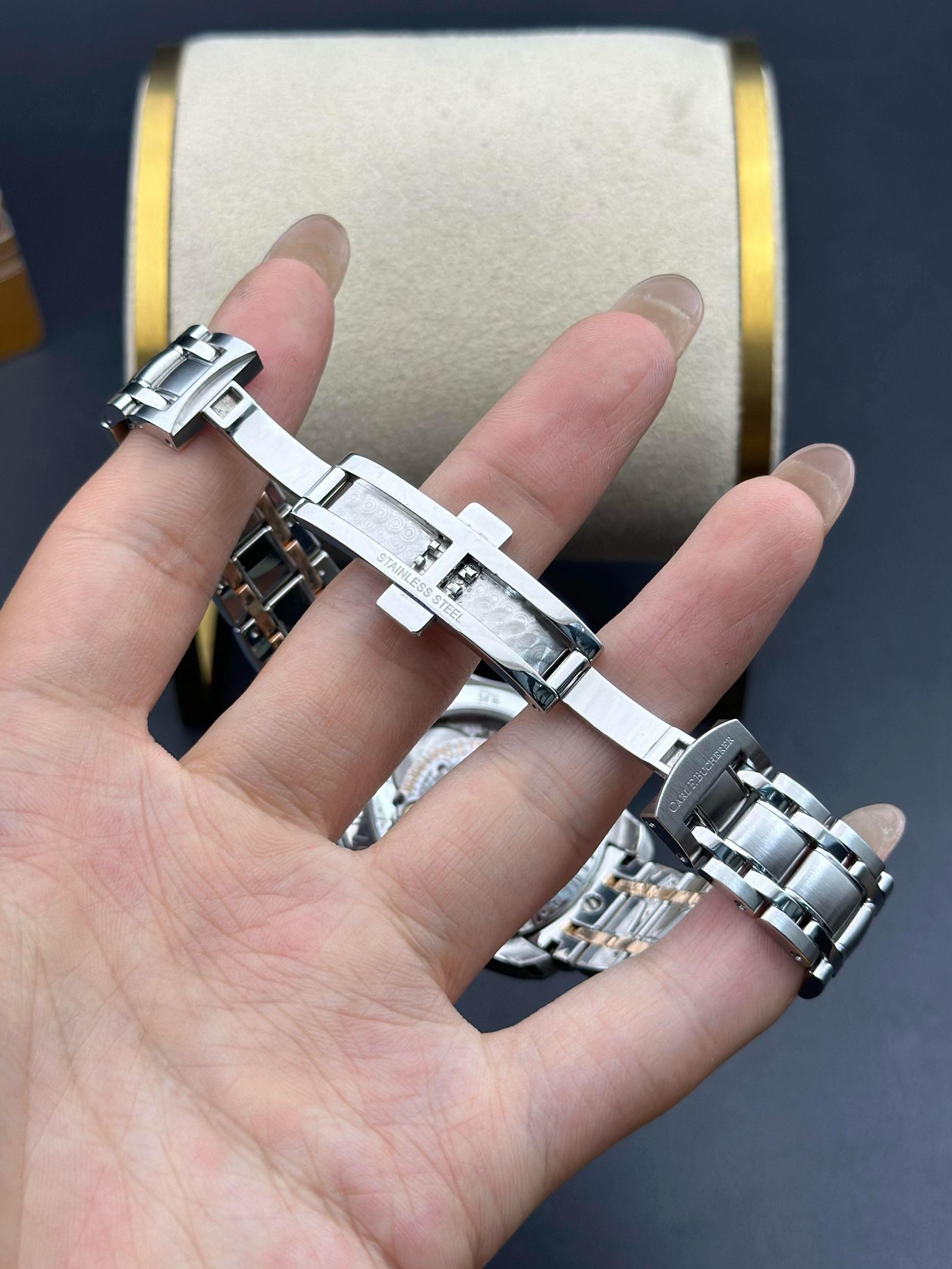 Carl F. Bucherer 00.10922.07.53.21 detail 5