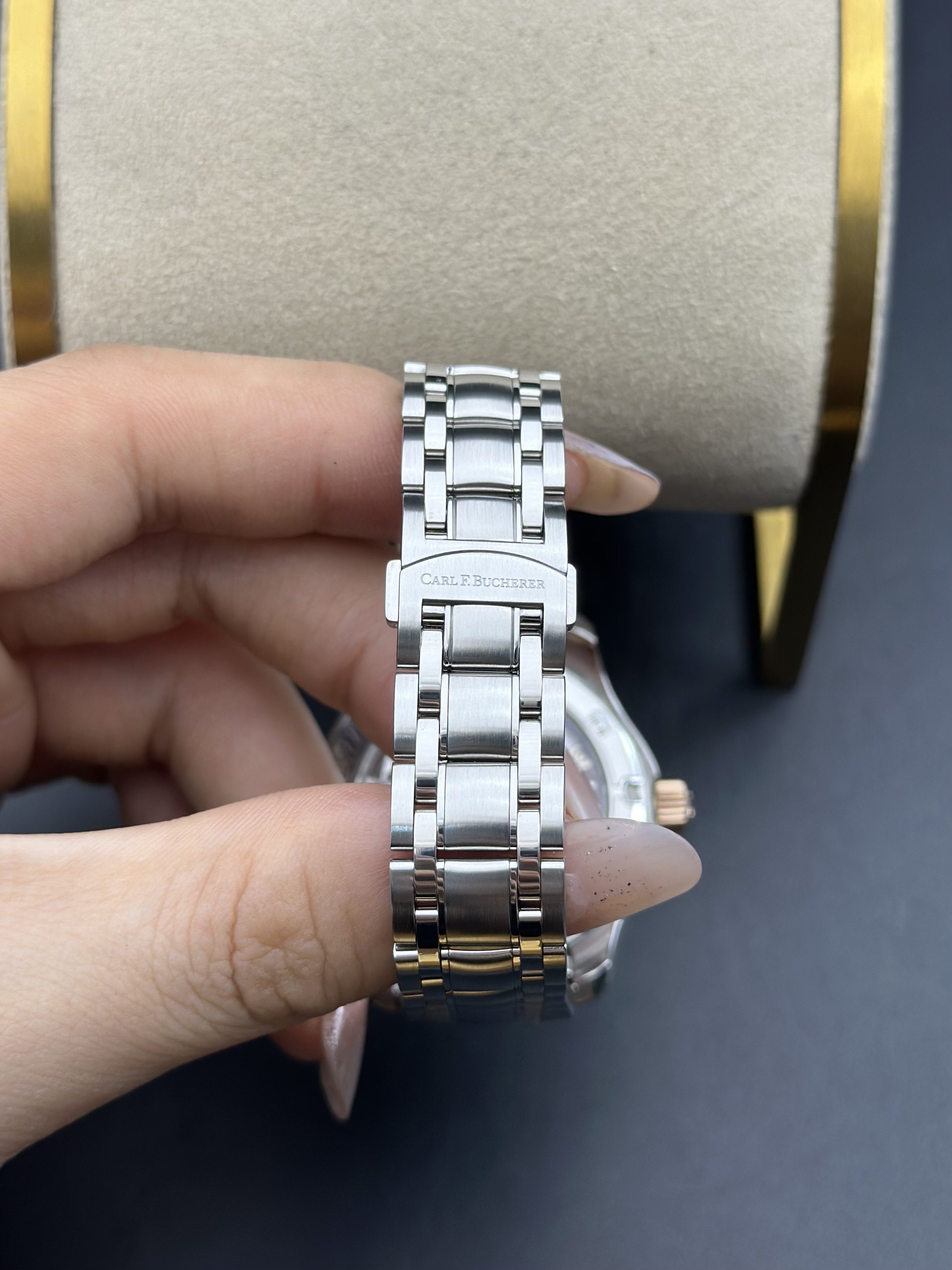 Carl F. Bucherer 00.10922.07.53.21 detail 4