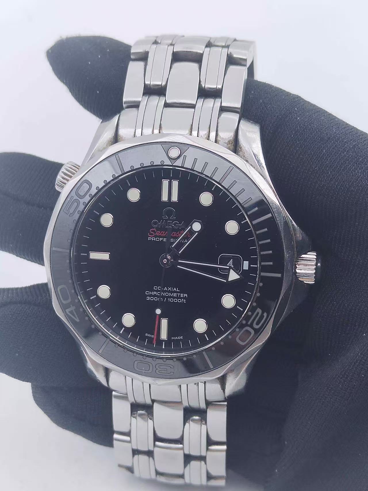 Omega 212.30.41.20.01.003 detail 2