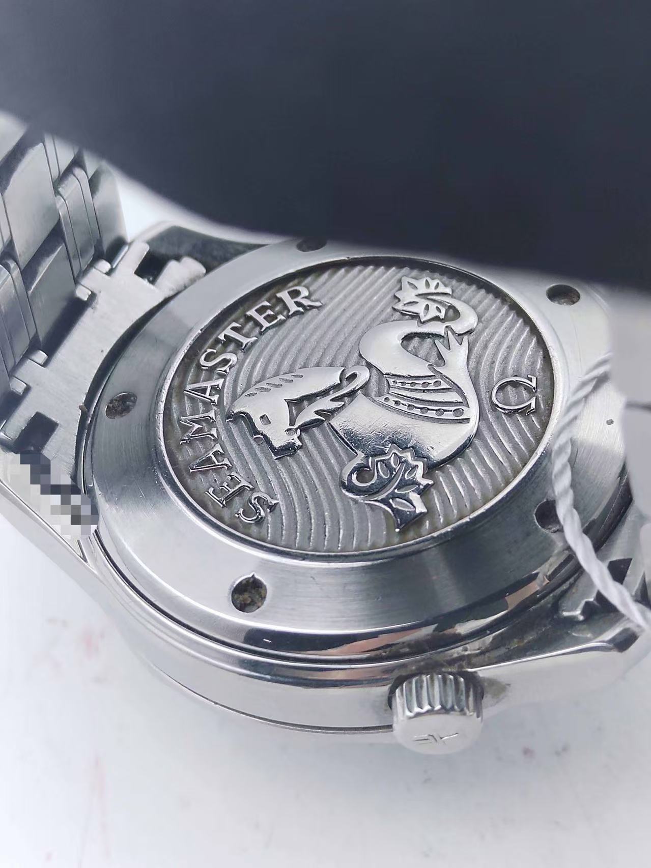 Omega 212.30.41.20.01.003 detail 3