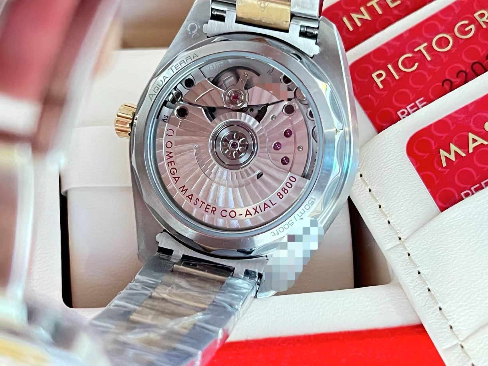 Omega 220.20.34.20.03.001 detail 5