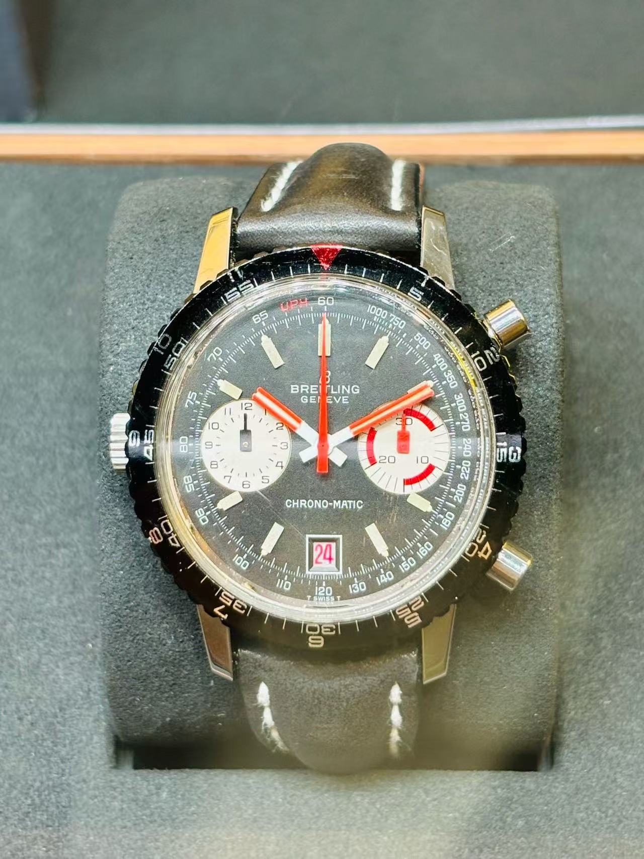 Breitling ab01211b1b1x2 detail 1