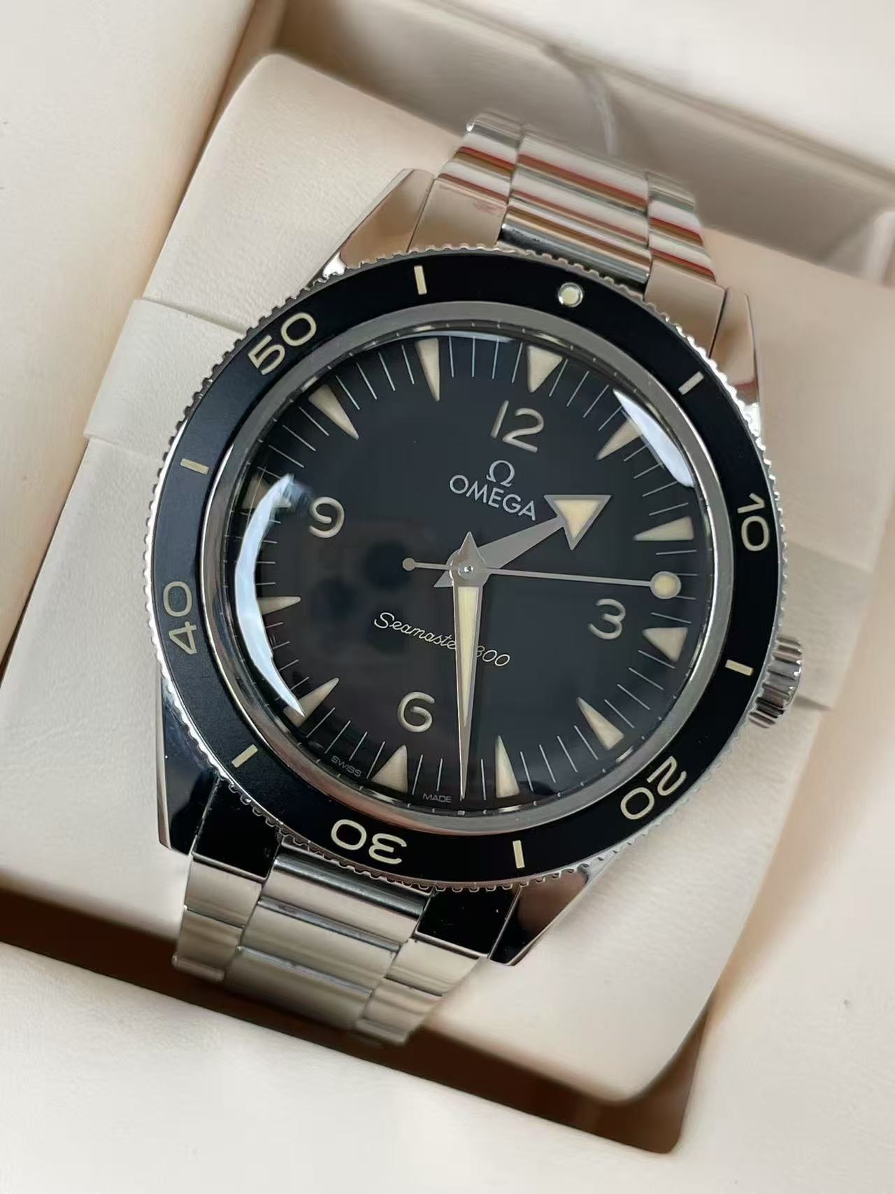 Omega 234.30.41.21.01.001 detail 7