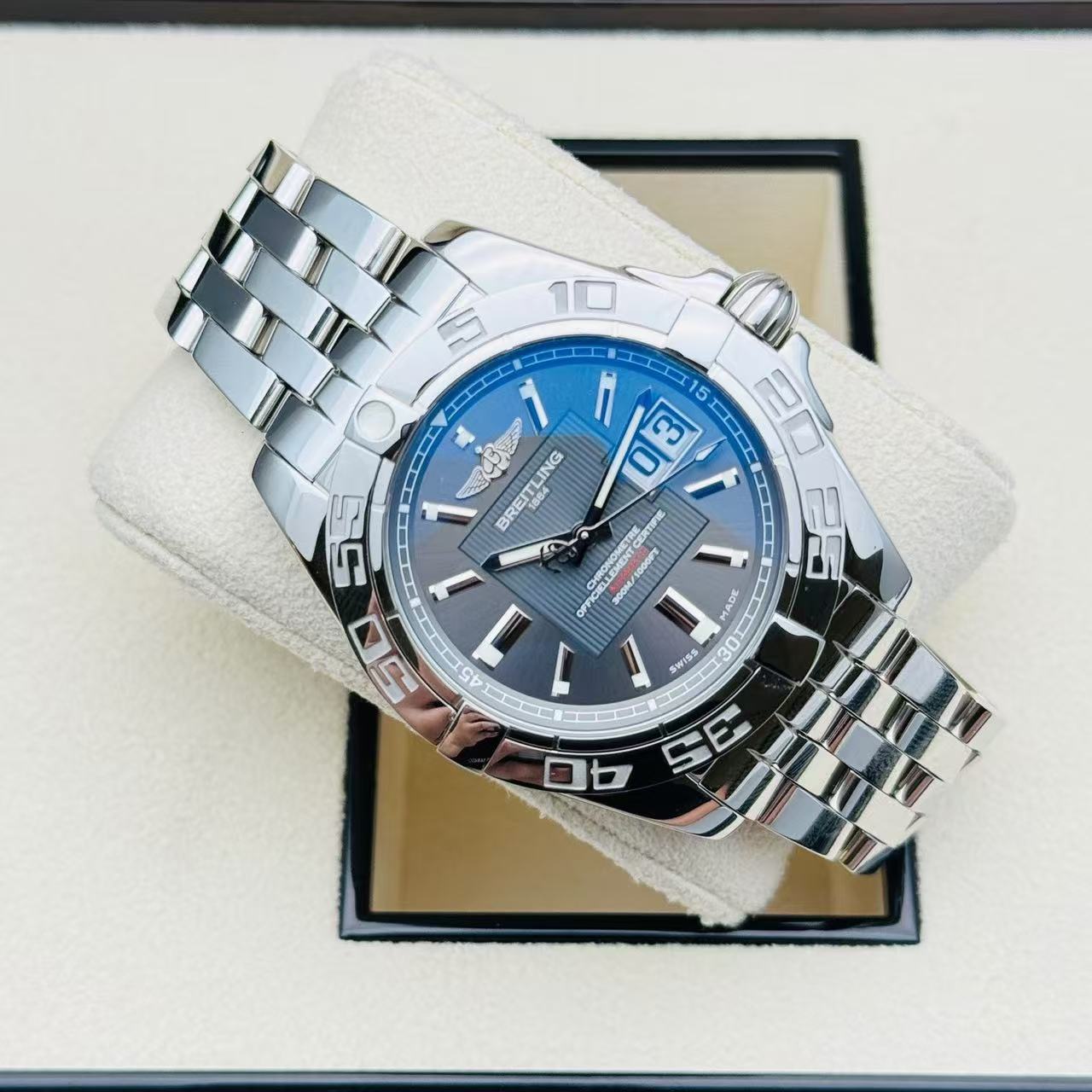 Breitling A49350L2.F549.366A detail 1