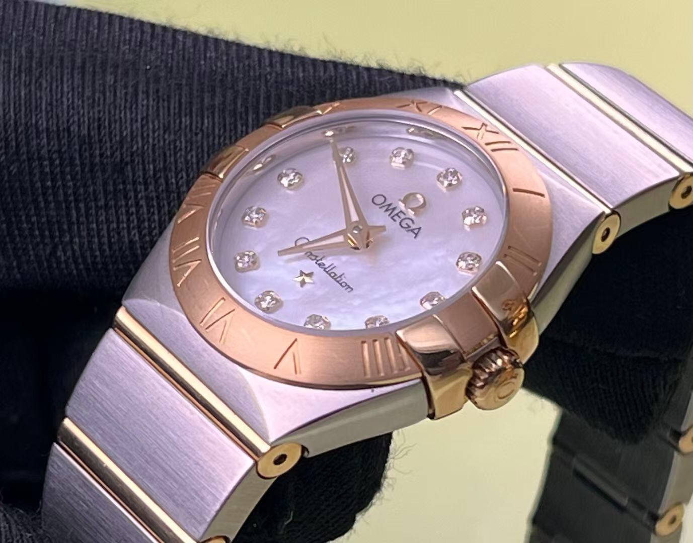 Omega 123.20.24.60.55.002 detail 1