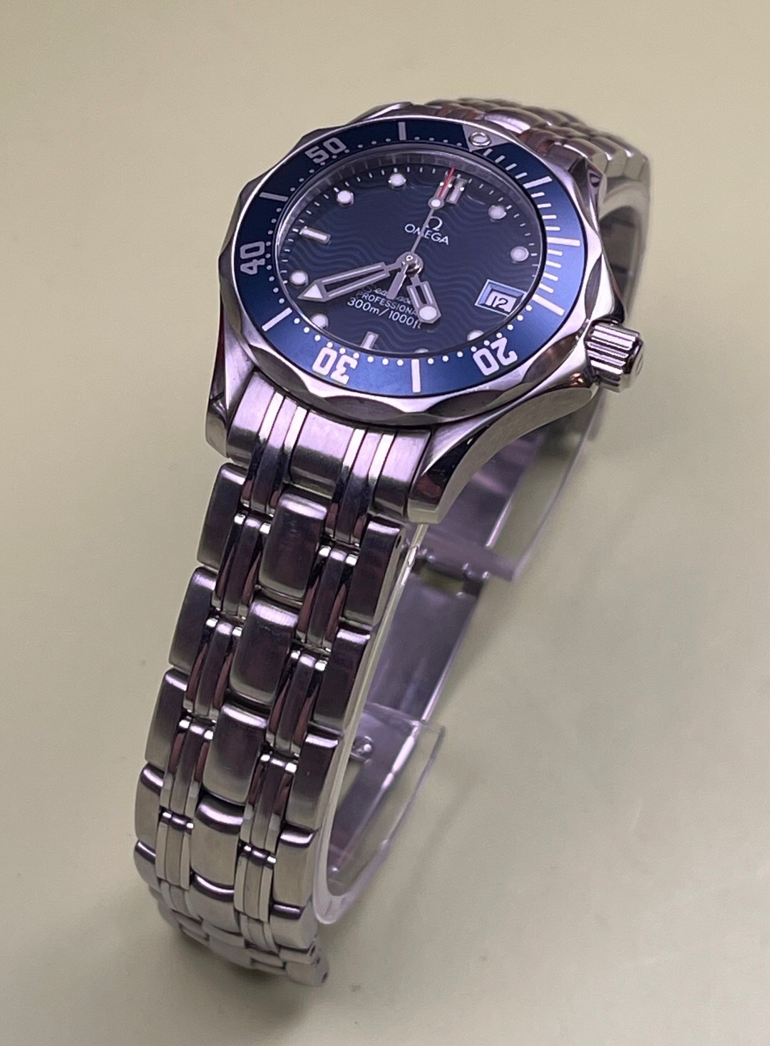 Omega 2583.80.00 detail 2
