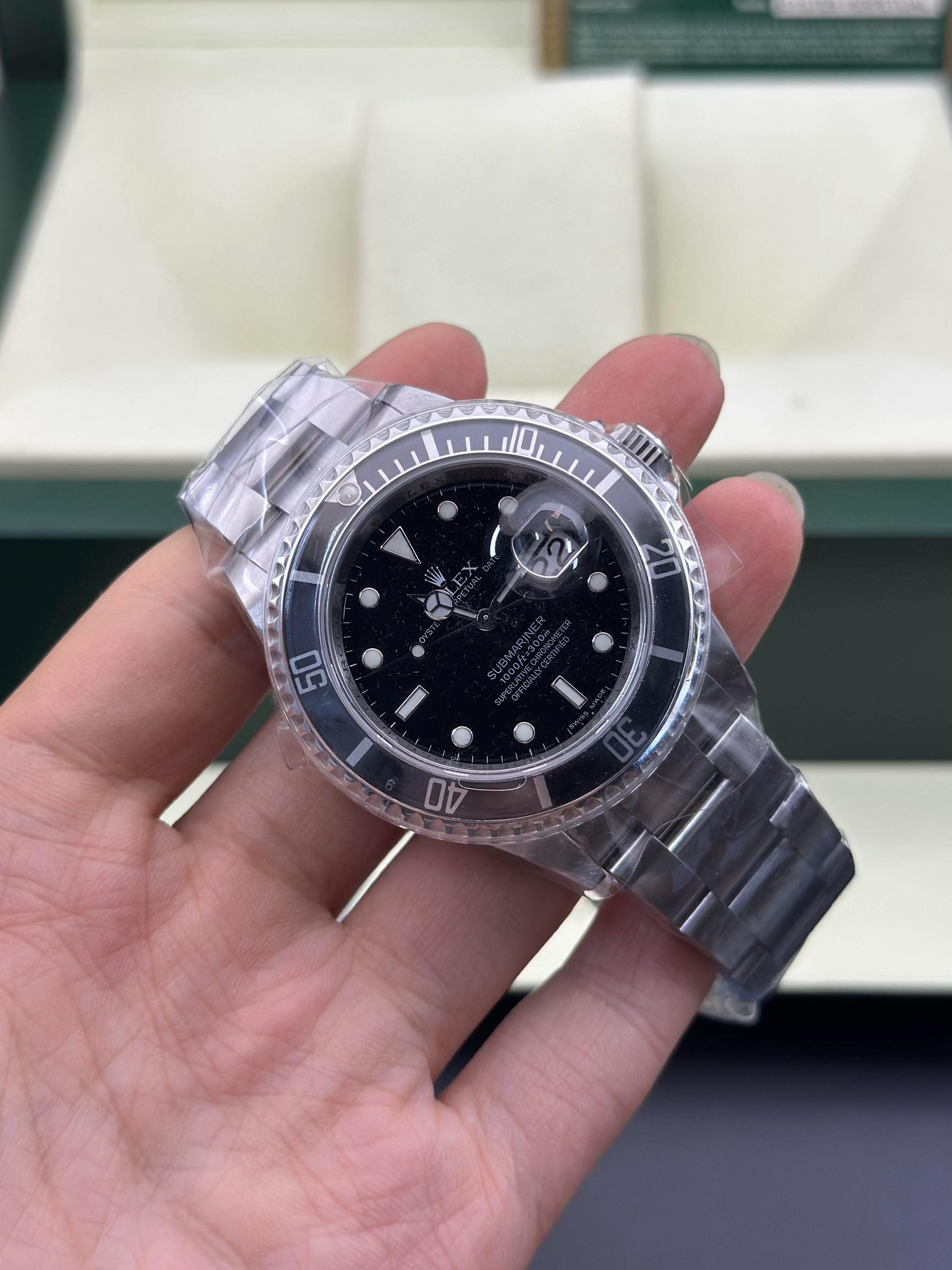 Rolex 16610 detail 1
