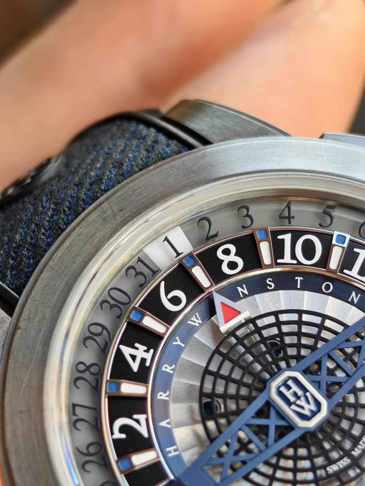 Harry Winston OCEAHR42ZZ001 detail 1