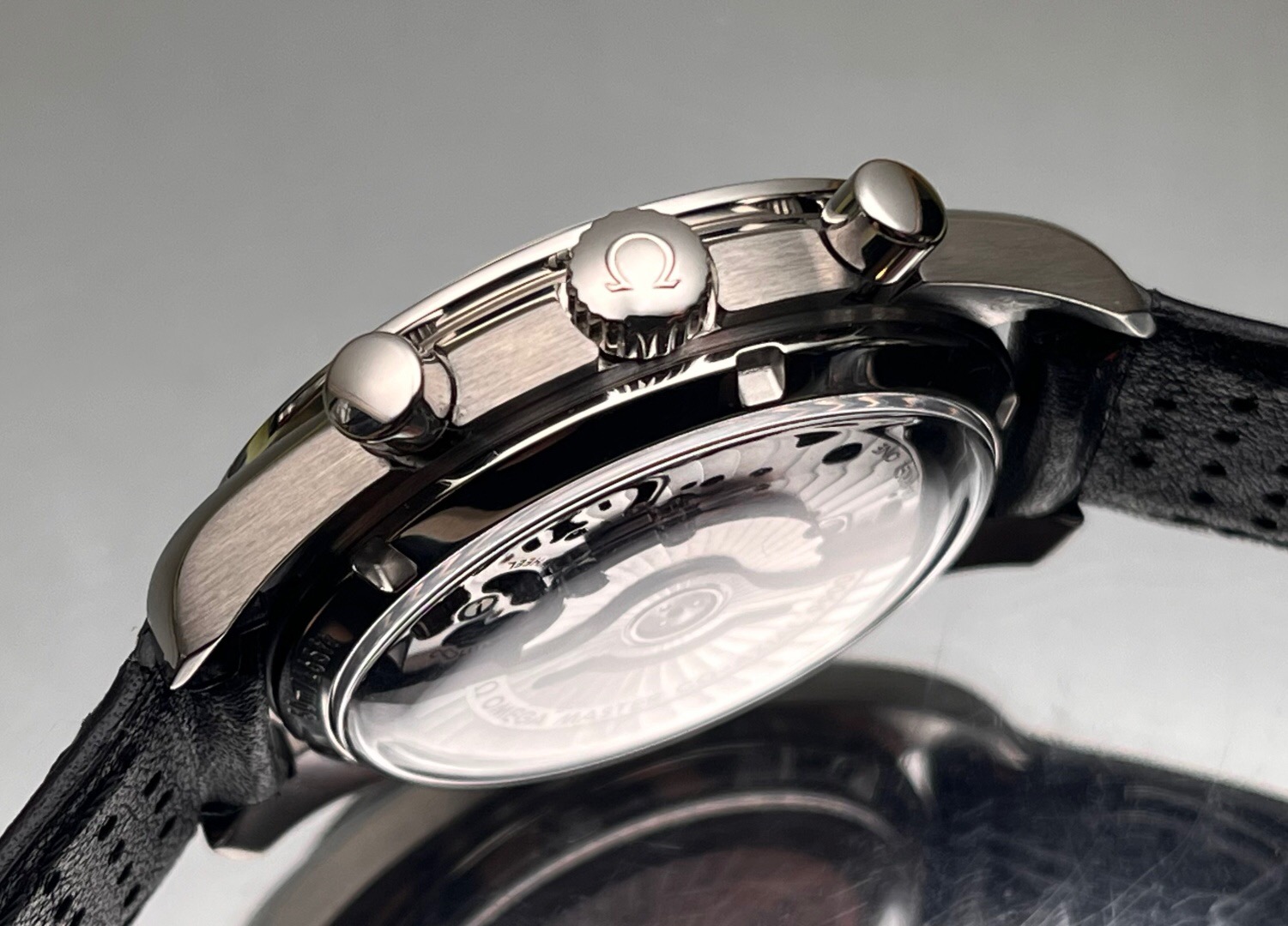 Omega 329.32.44.51.01.001 detail 4
