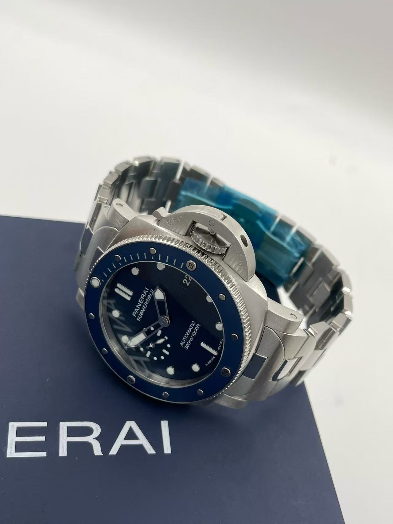 Panerai PAM02068 detail 5