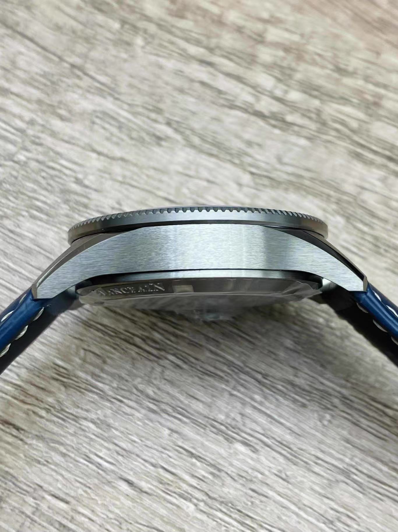 Blancpain AC03 12B40 63B detail 3