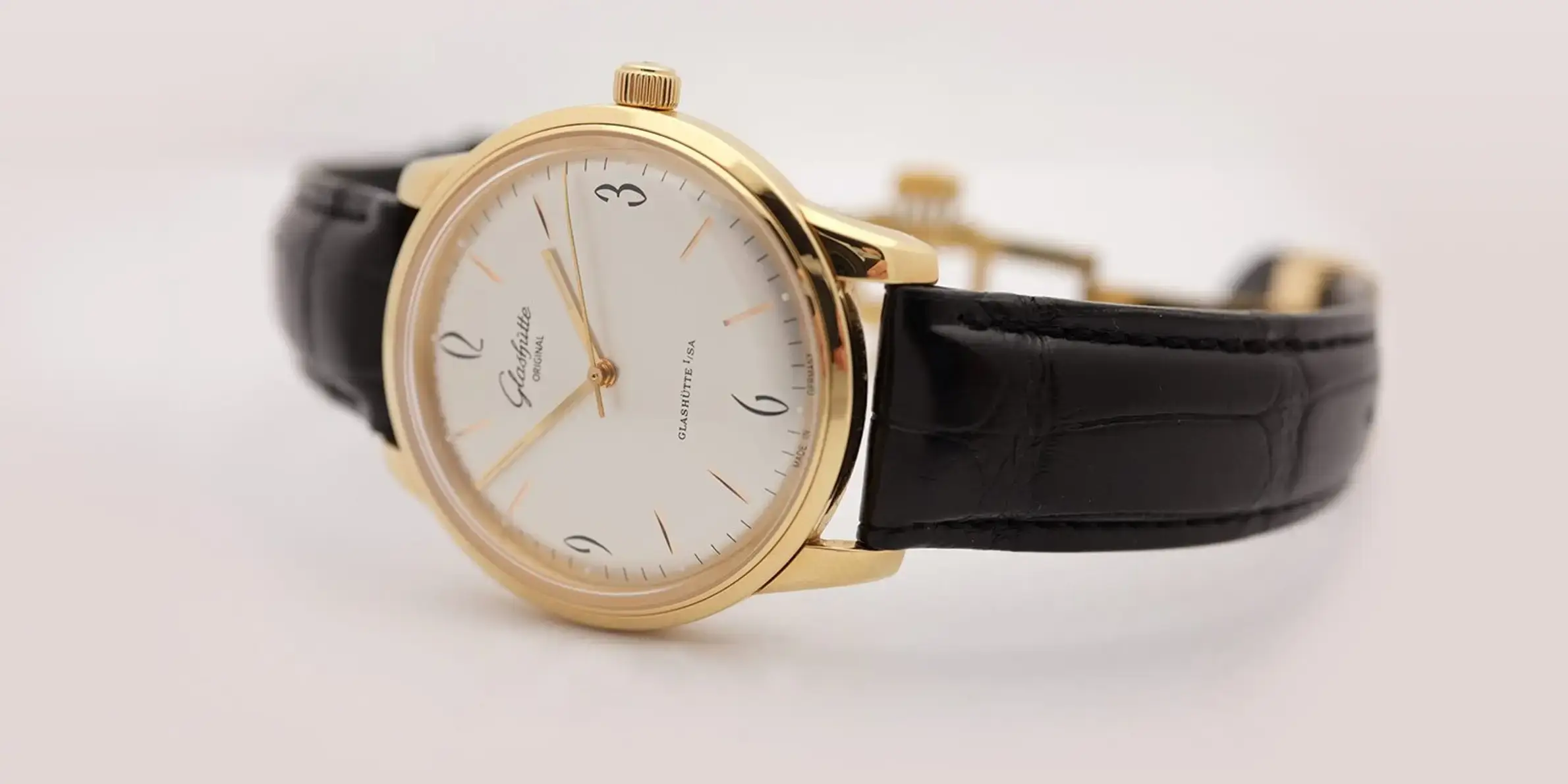 The Ultimate Beginner&rsquo;s Guide to Buying Vintage Watches in 2025