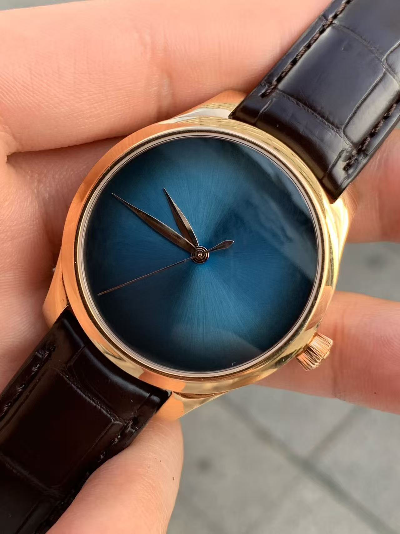 H.Moser & Cie() 1200-0409 detail 2