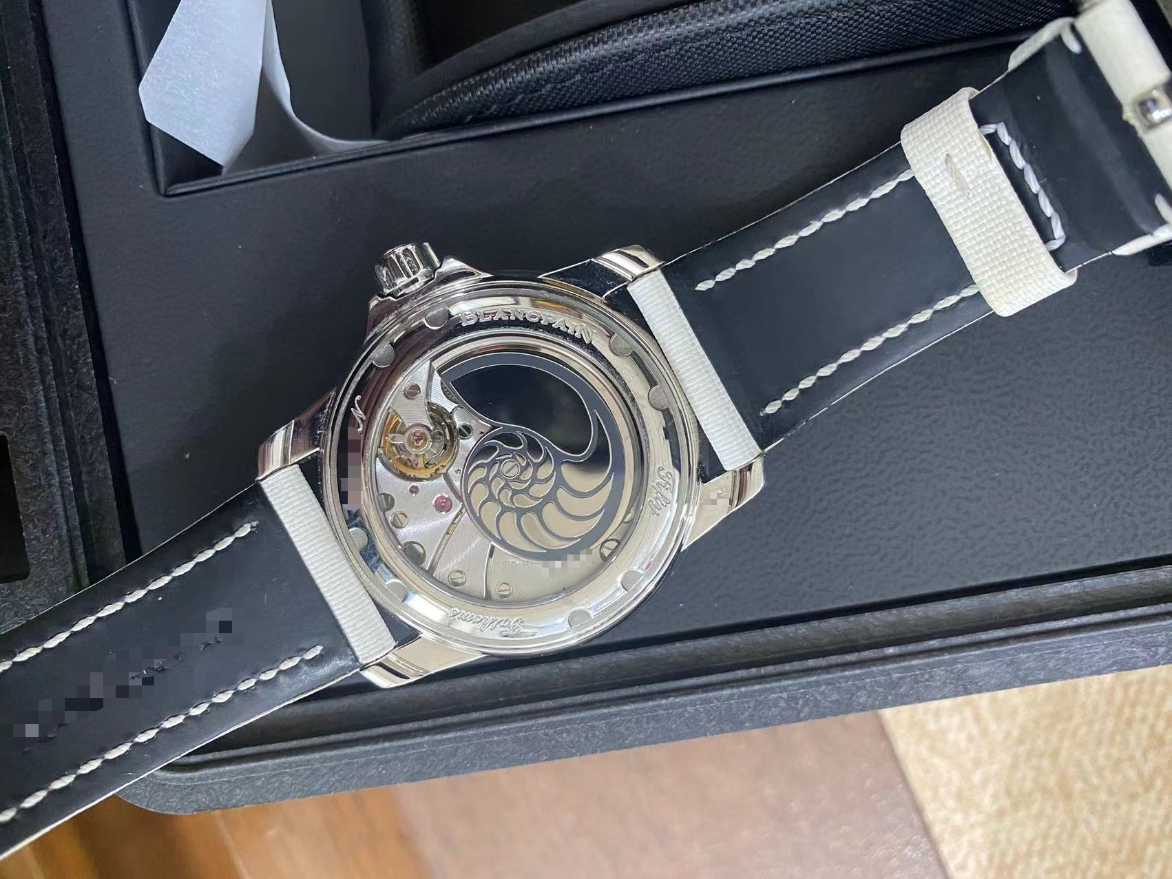 Blancpain 5015A-1144-52A detail 1