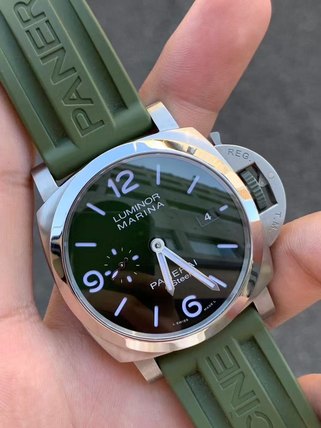Panerai PAM01356 detail 2