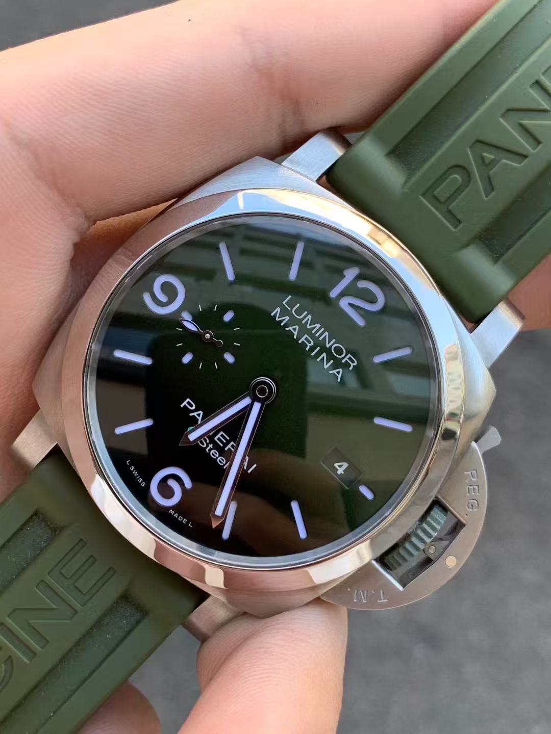 Panerai PAM01356 detail 1