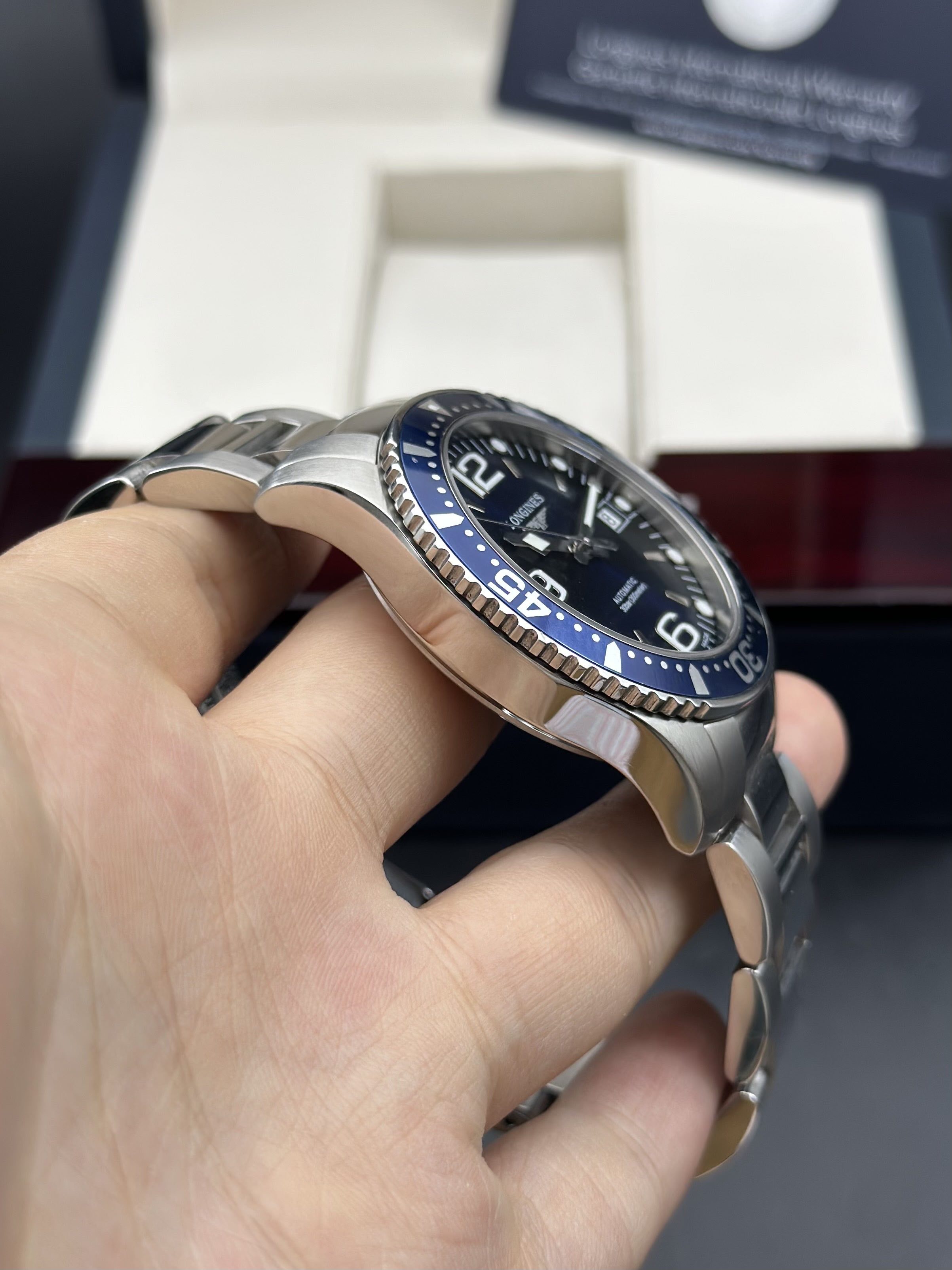 Longines L3.741.4.96.6 detail 2
