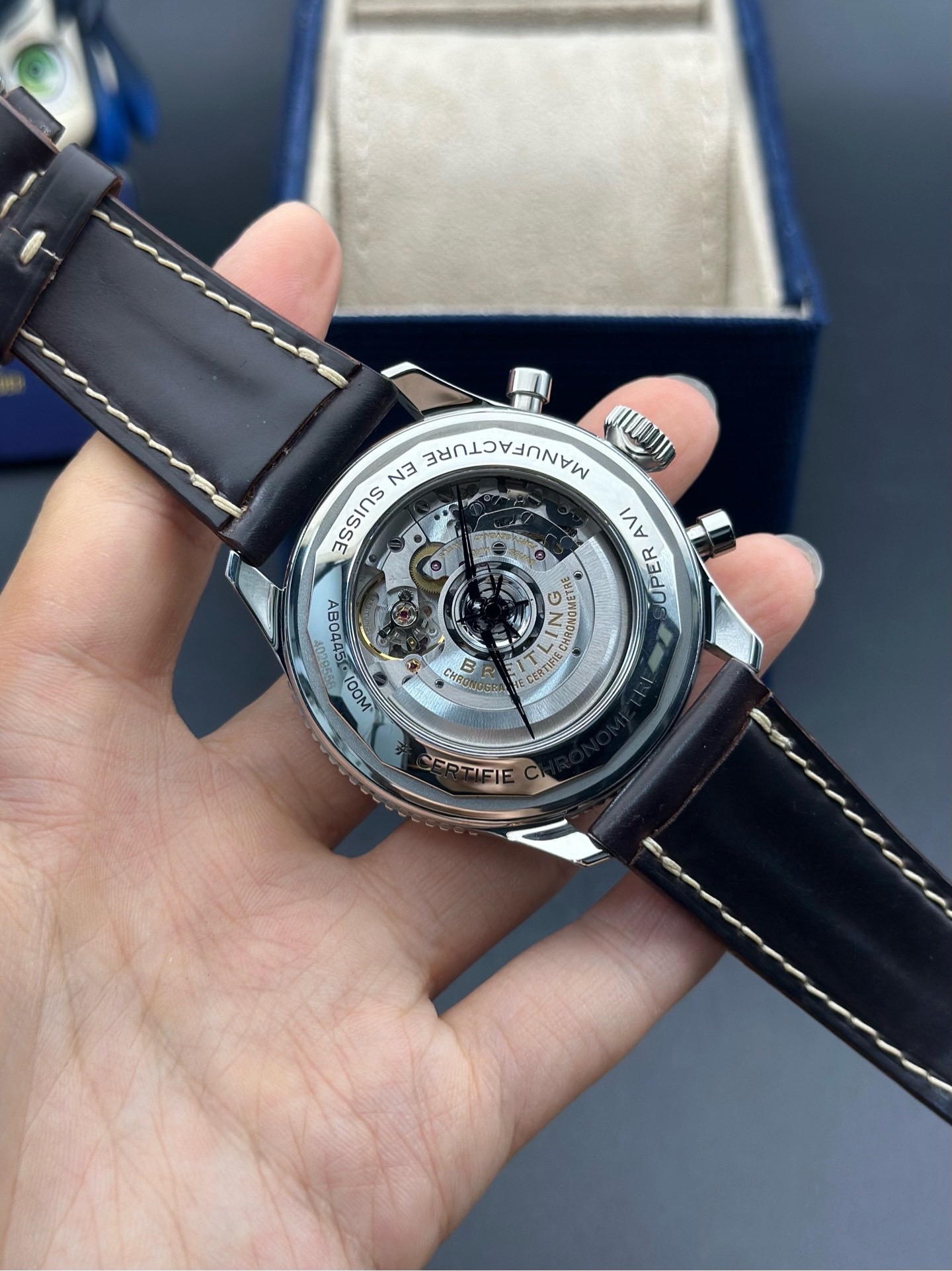 Breitling AB04452A1L1X1 detail 6