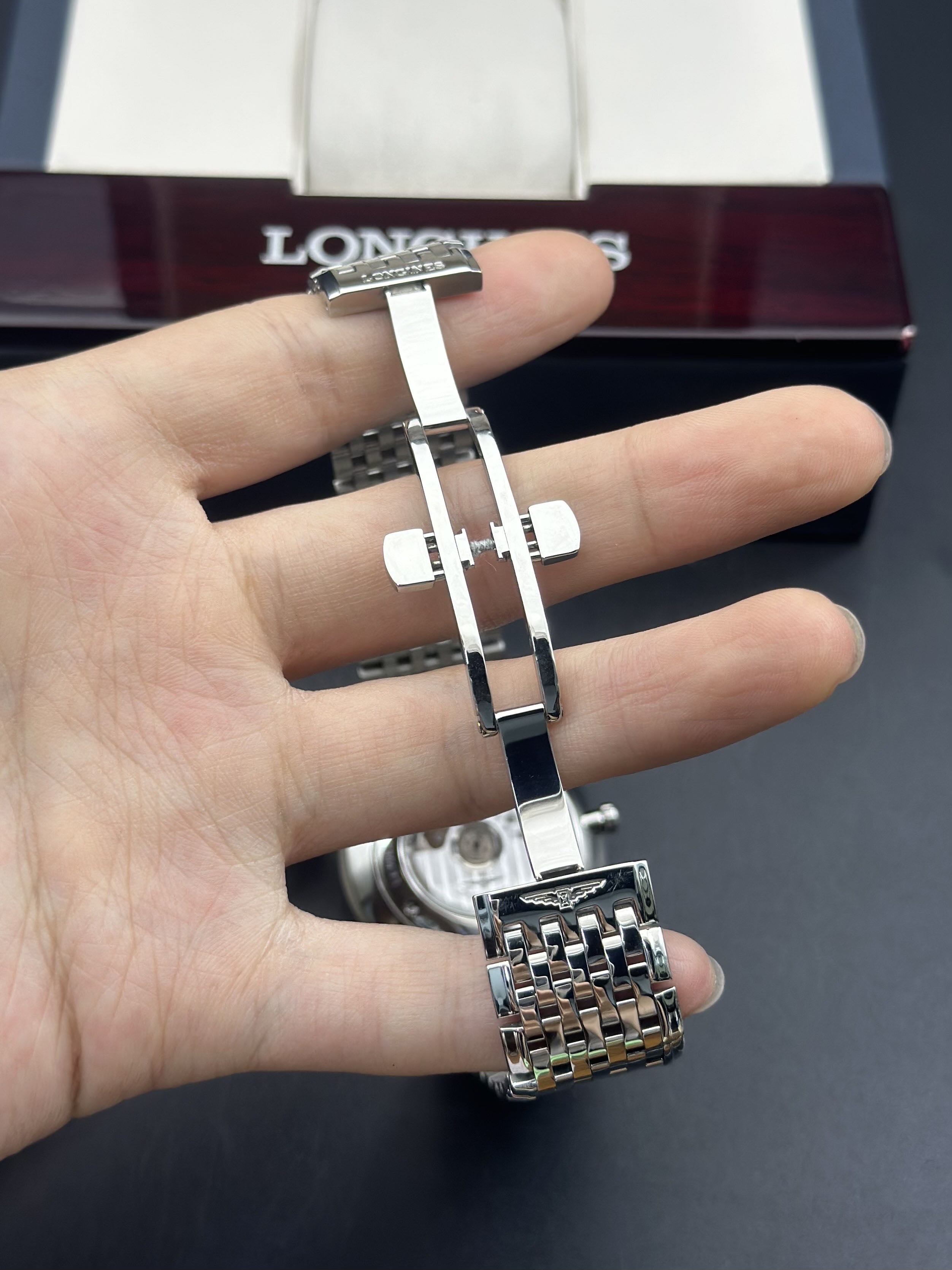 Longines L4.908.4.97.6 detail 3