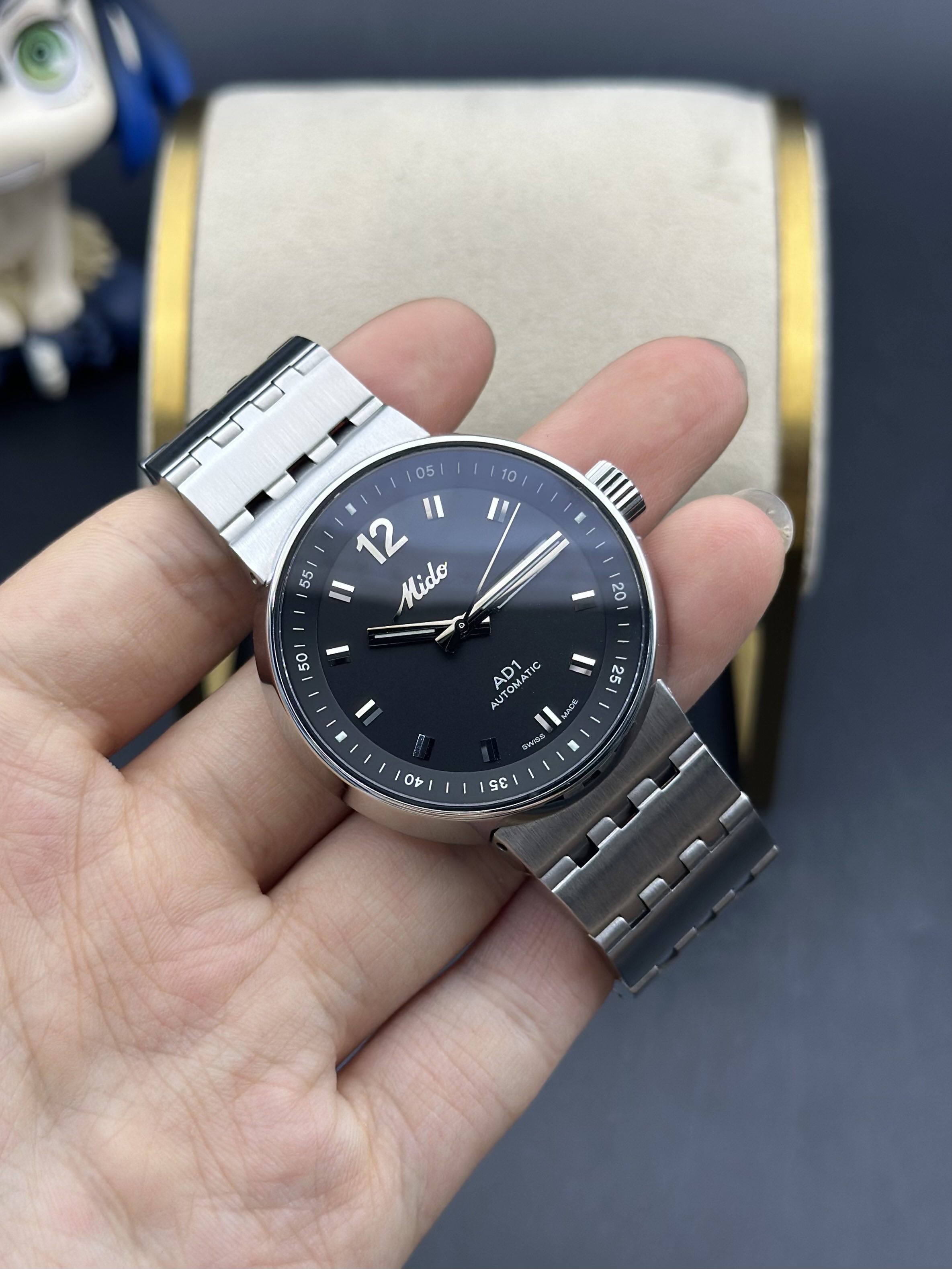 Mido M8330.4.28.1 detail 1