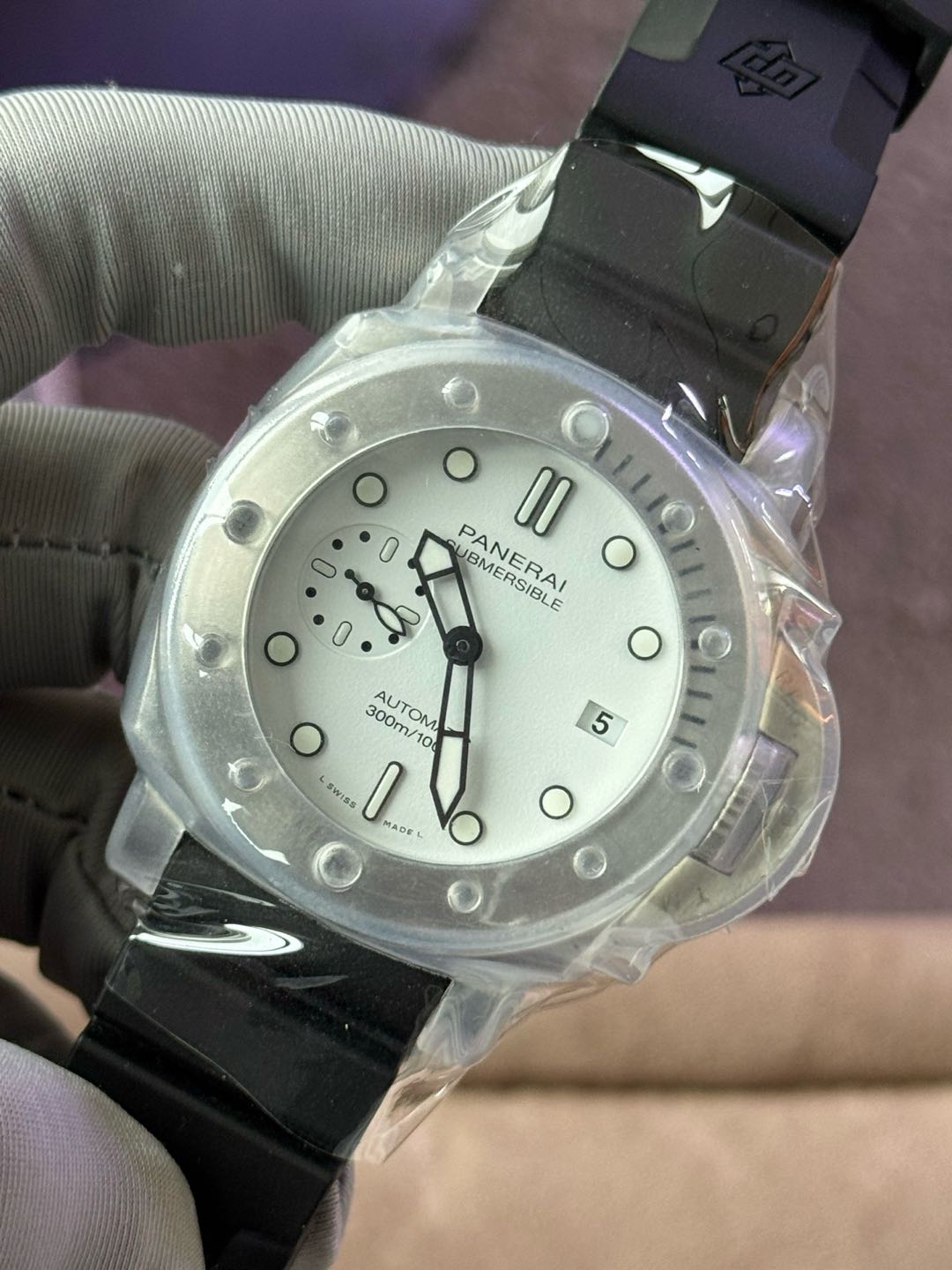 Panerai PAM02223 detail 3