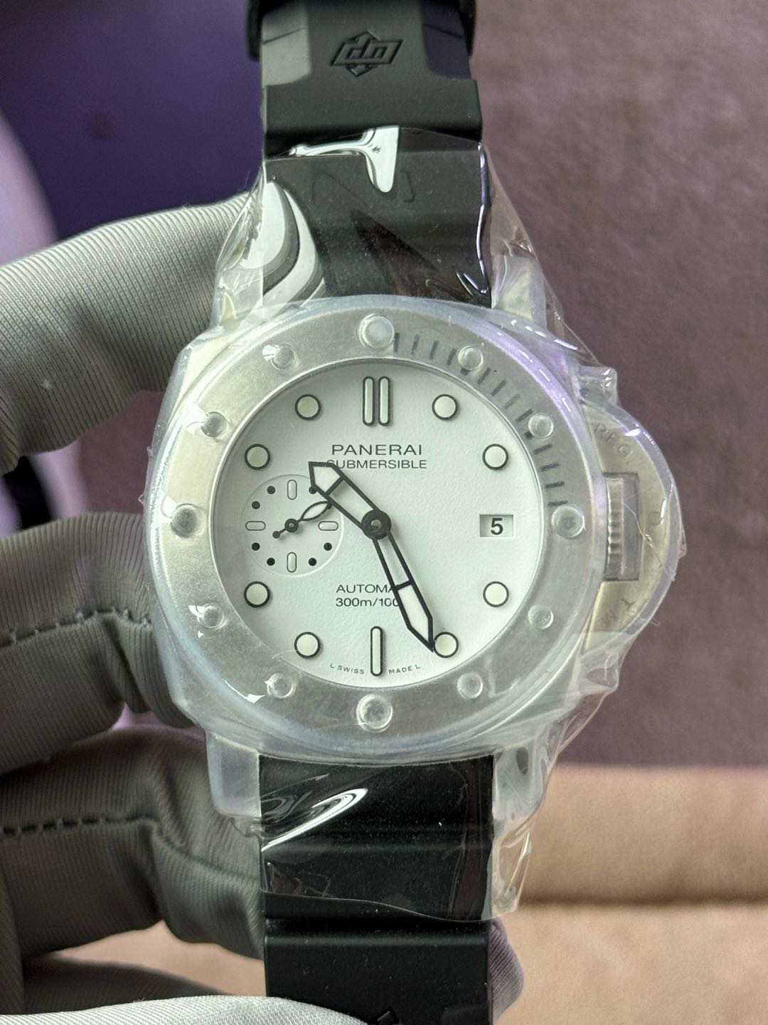 Panerai PAM02223 detail 1