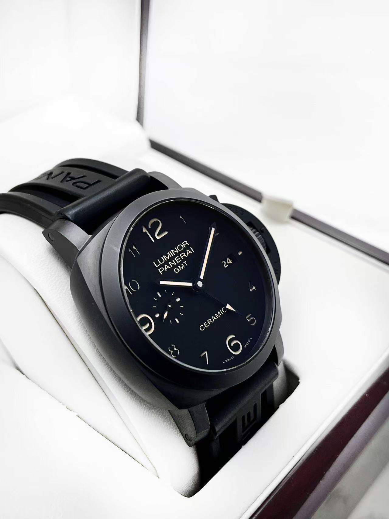 Panerai PAM00441 detail 1