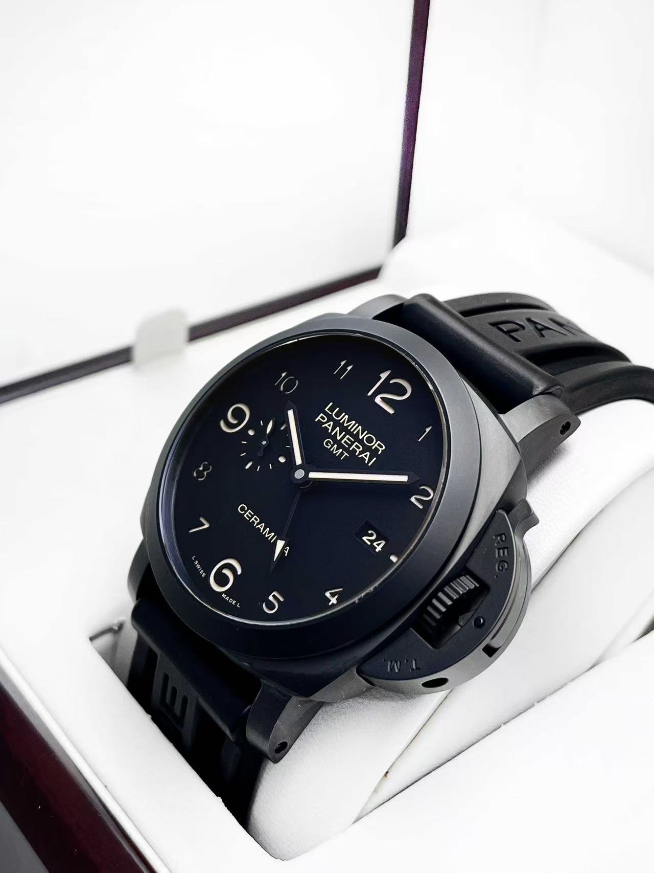Panerai PAM00441 detail 2