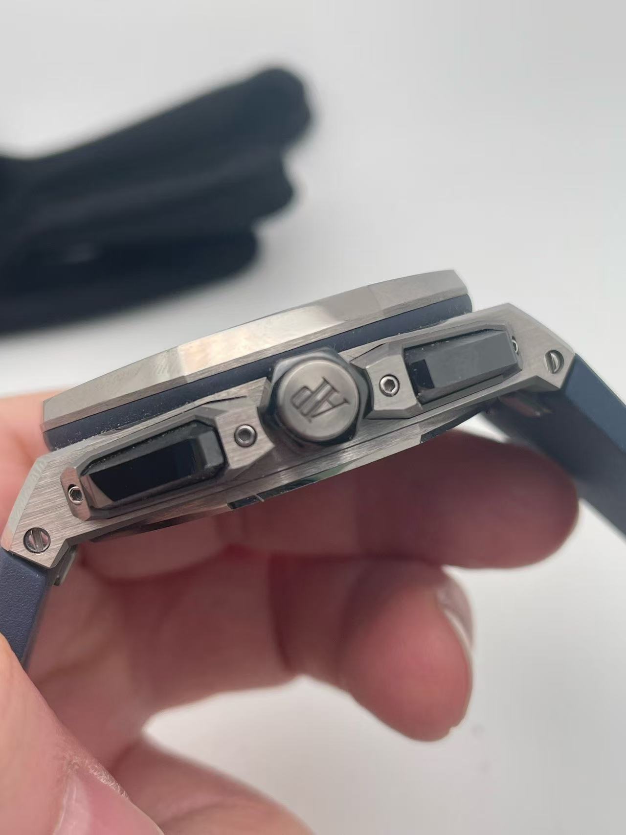Audemars Piguet 26420TI.OO.A027CA.01 detail 2