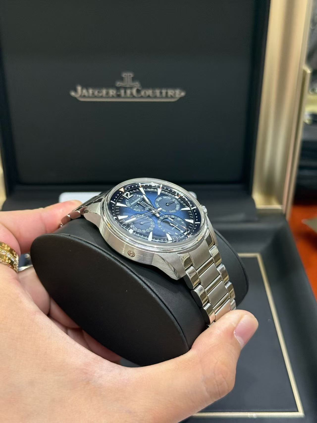 Jaeger-LeCoultre 9088180 detail 1