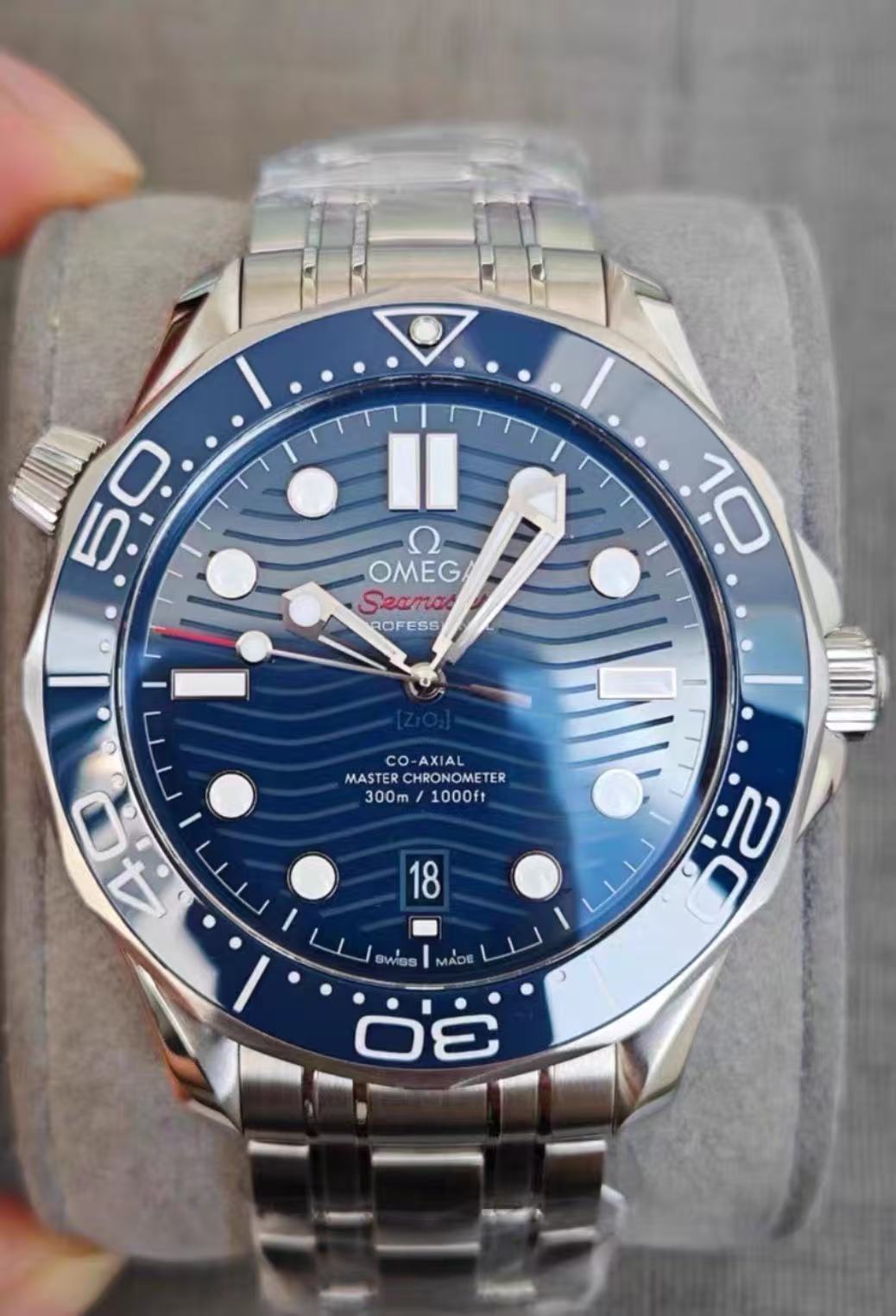 Omega 210.30.42.20.03.001