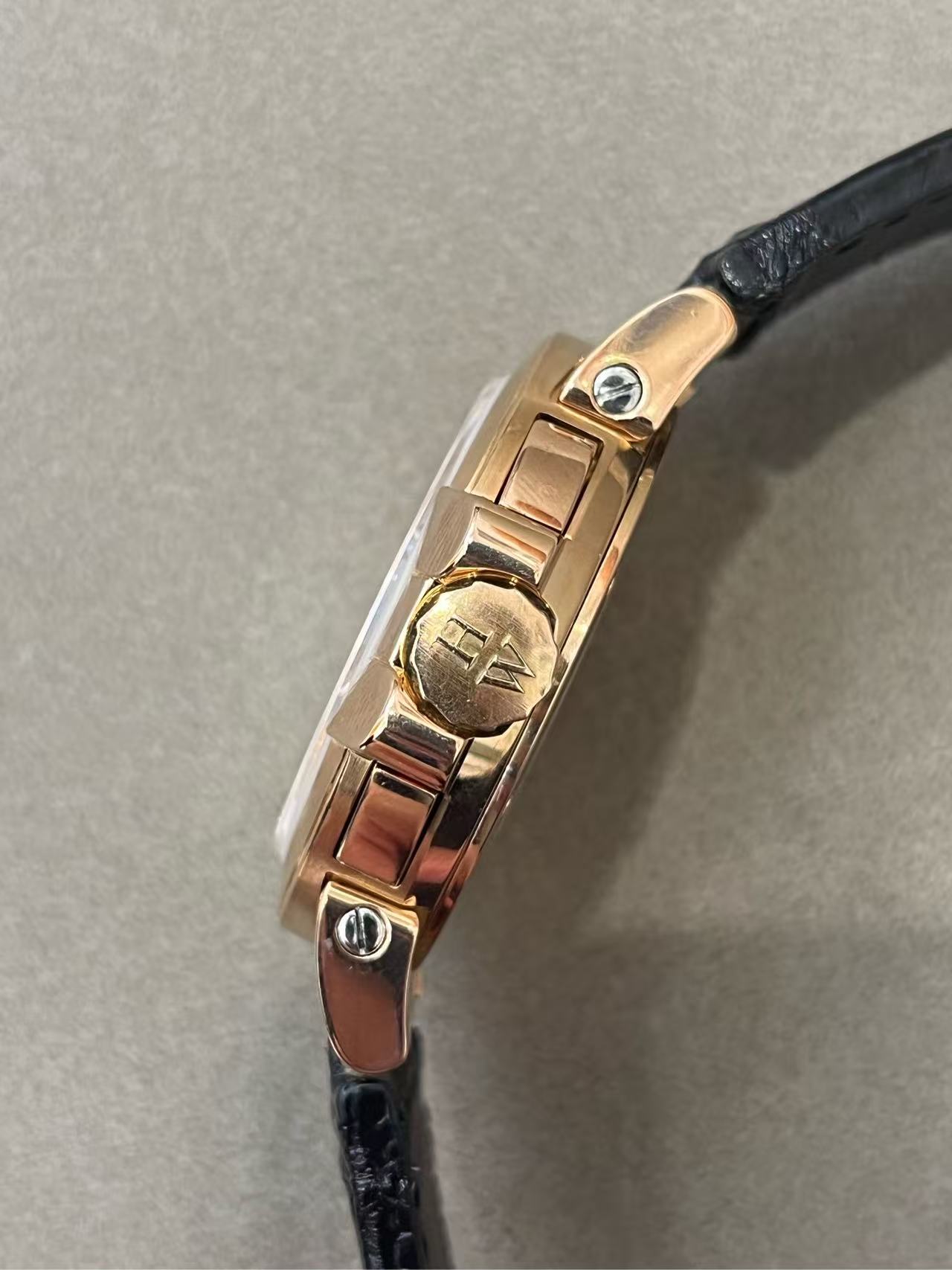 Harry Winston MCRA44K detail 2