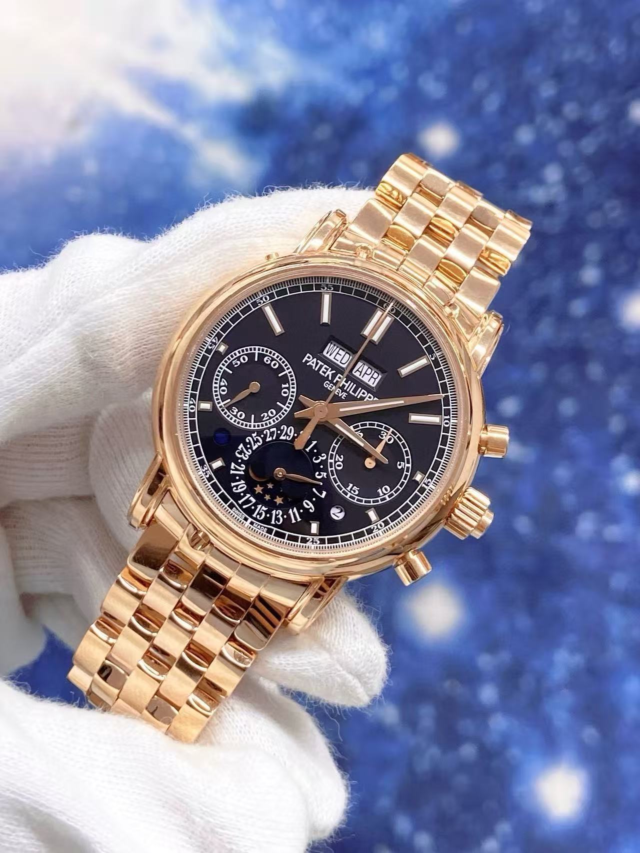Patek Philippe 5204 / 1R-001 detail 1